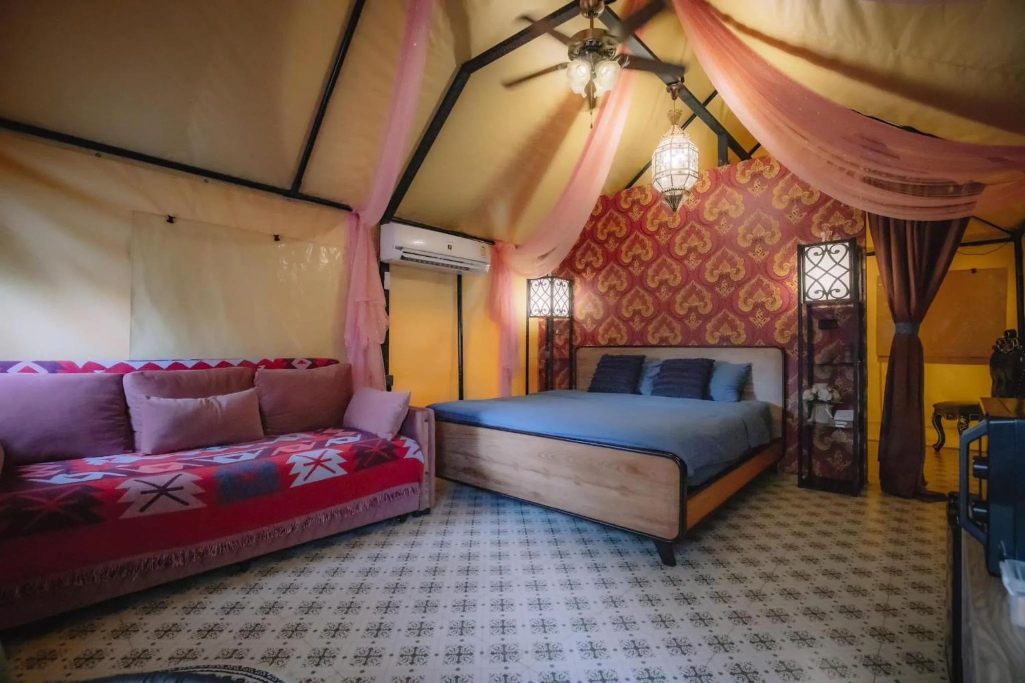  Tent Glamping With Bathtub in The Air Khaoyai Hotel
