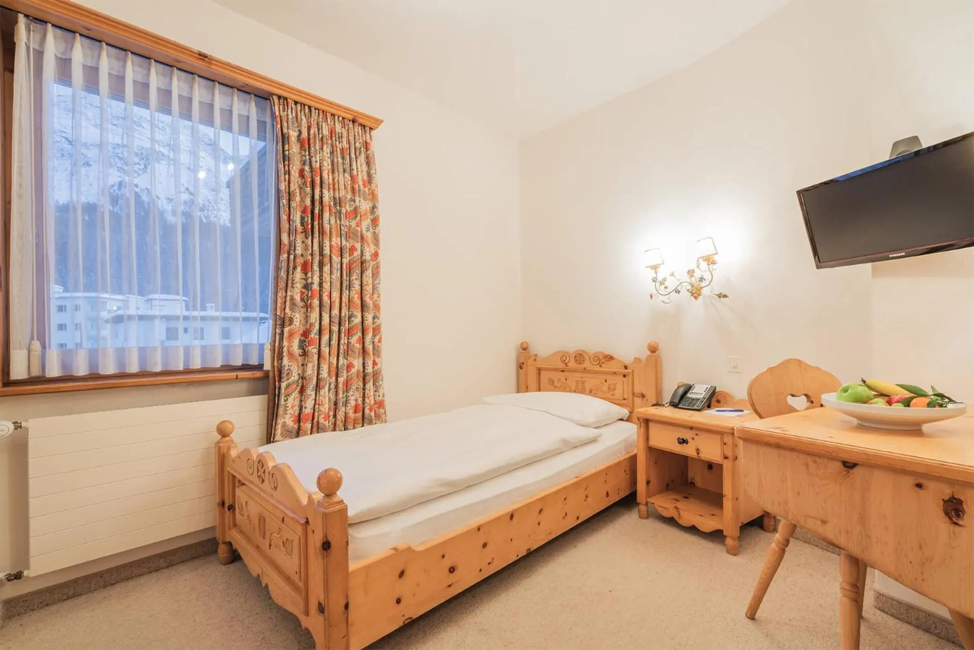 Standard Single Room in Hotel Corvatsch - Web Check-in