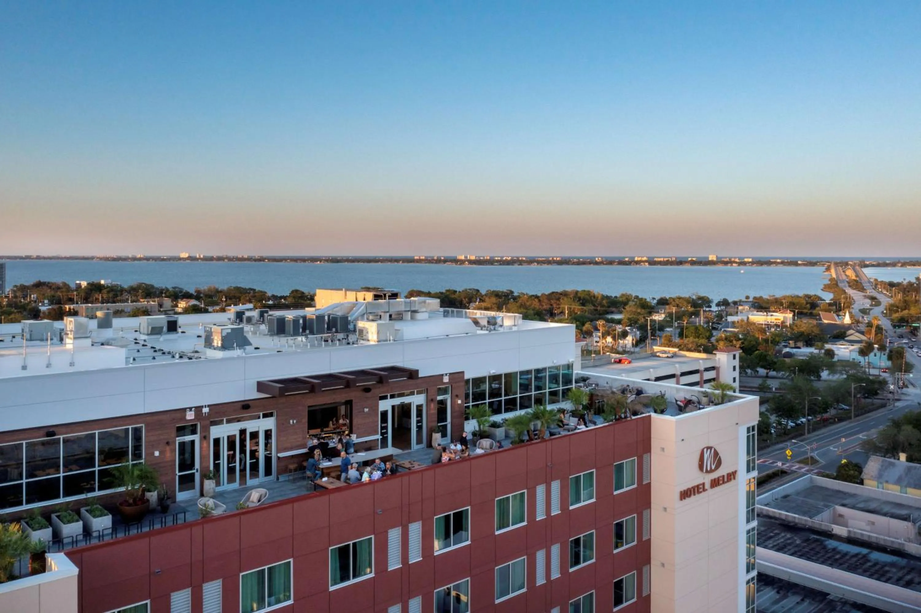 King Room with Water View and Roll-in Shower - Mobility and Hearing Access in Hotel Melby Downtown Melbourne Tapestry Collection By Hilton
