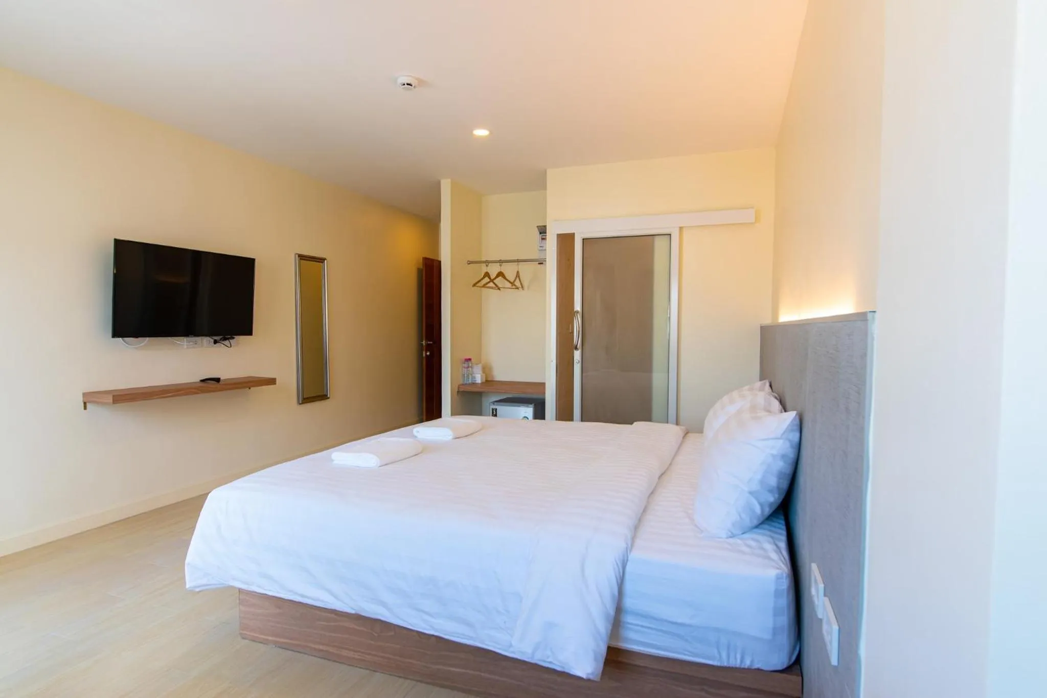 Deluxe Double Room with Balcony in Matini Premium @ Klong 1