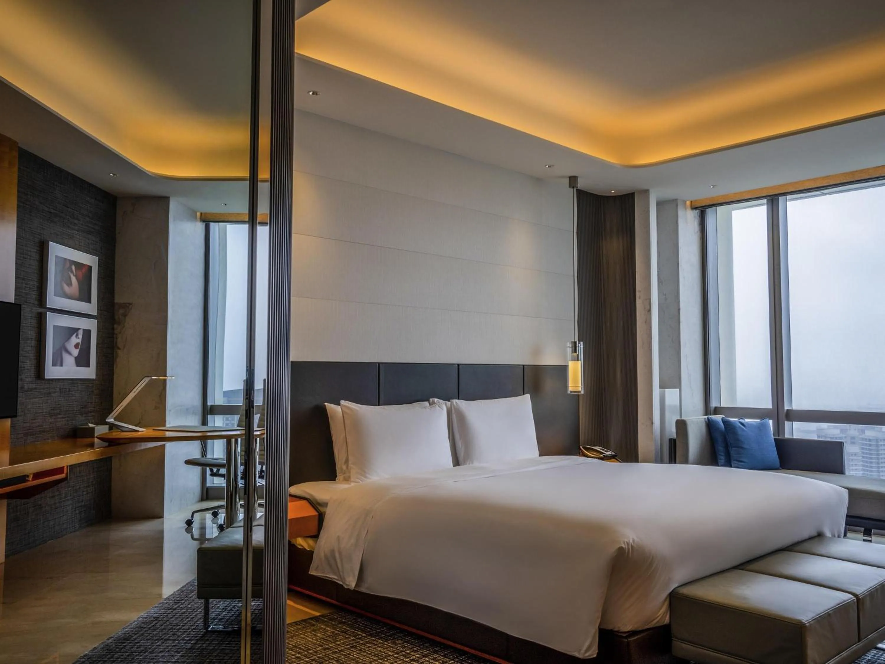 Luxury Club Room, 1 King Bed, City View in Sofitel Haikou