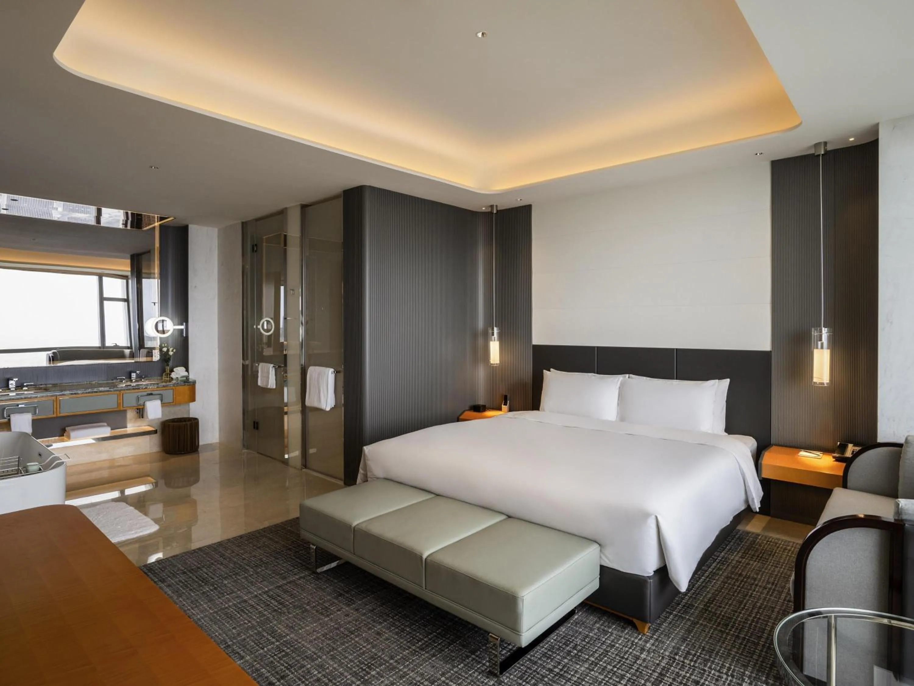 Junior Suite, 1 King Bed, Ocean View in Sofitel Haikou