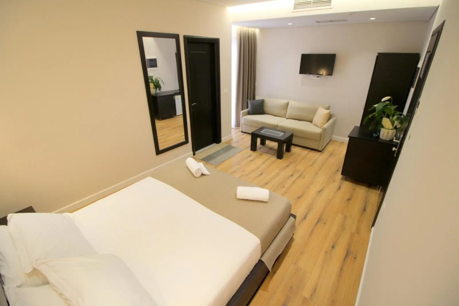 Double Room with Side Sea View in Hotel Strora