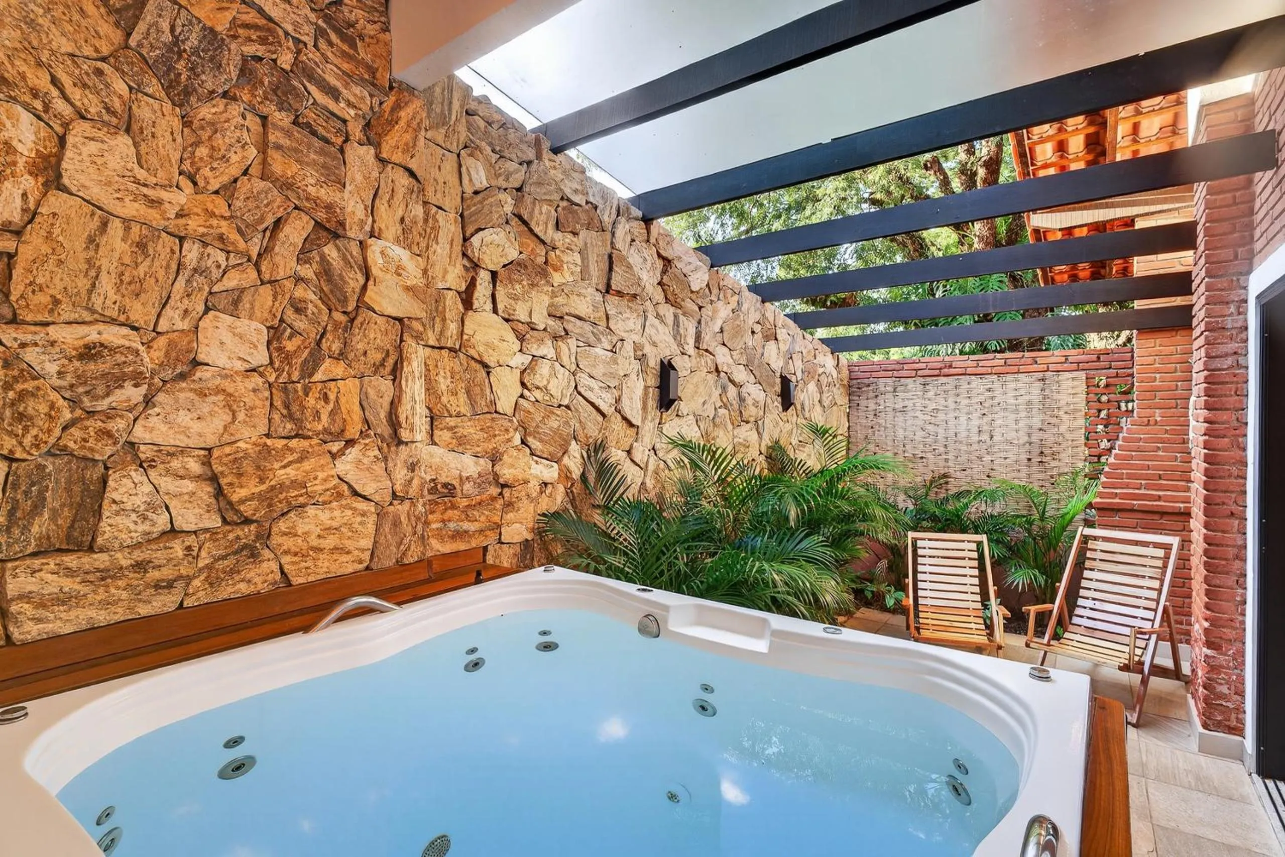 Cottage - single occupancy in Grinbergs Village Hotel