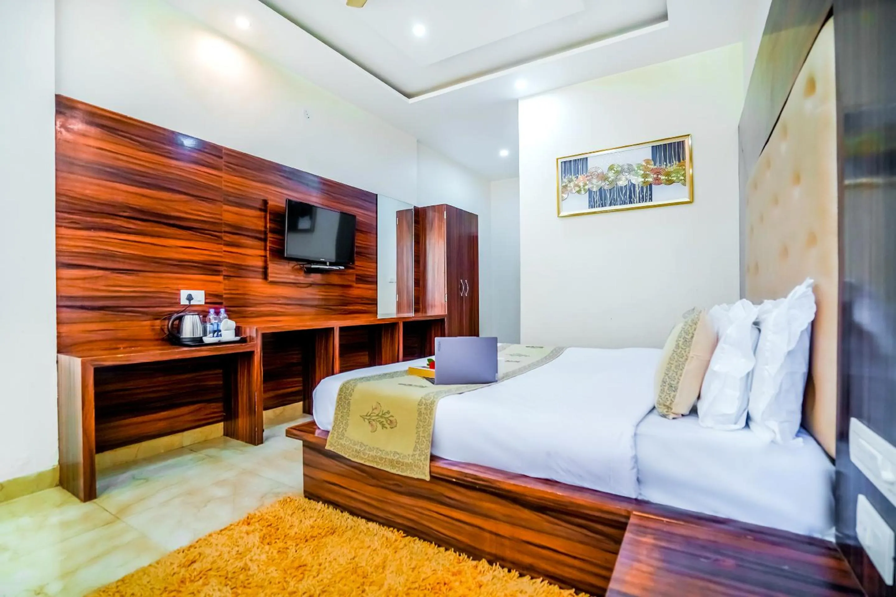 King Room with Mountain View in The Bunksters Mcleodganj, Dharmkot