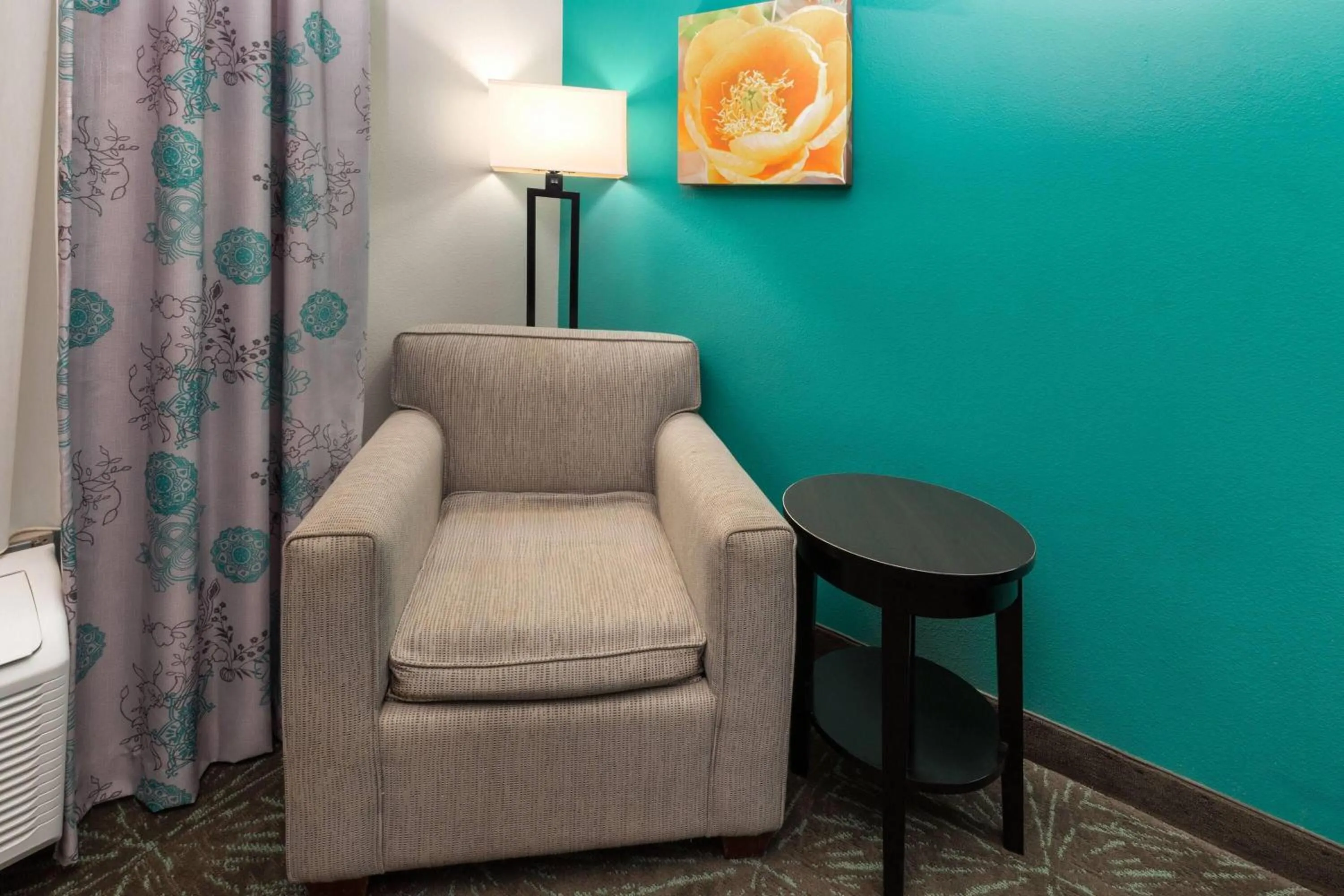 King Room with Mobility/Hearing Access and Bathtub with Grab Bars, Non-Smoking in Baymont by Wyndham Andrews TX