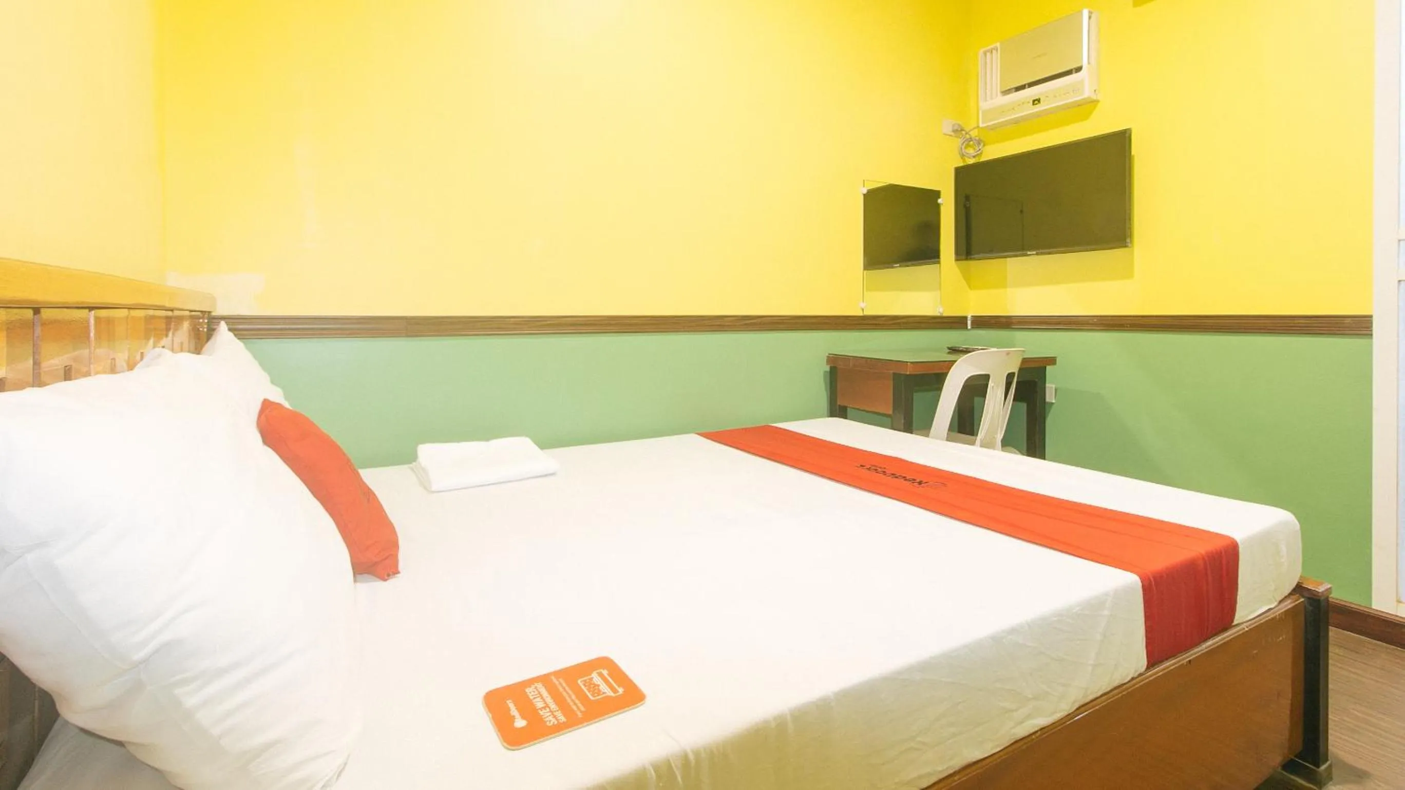 Double Room in RedDoorz @ Camaman-An Cagayan De Oro City