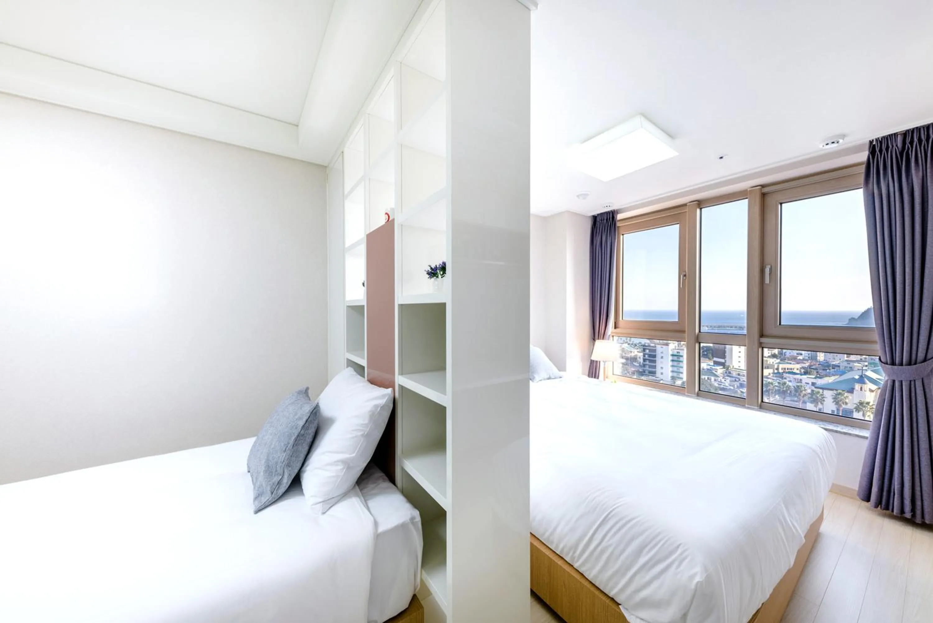 Family Twin Room with Sea View in Shin Shin Hotel Seogwipo