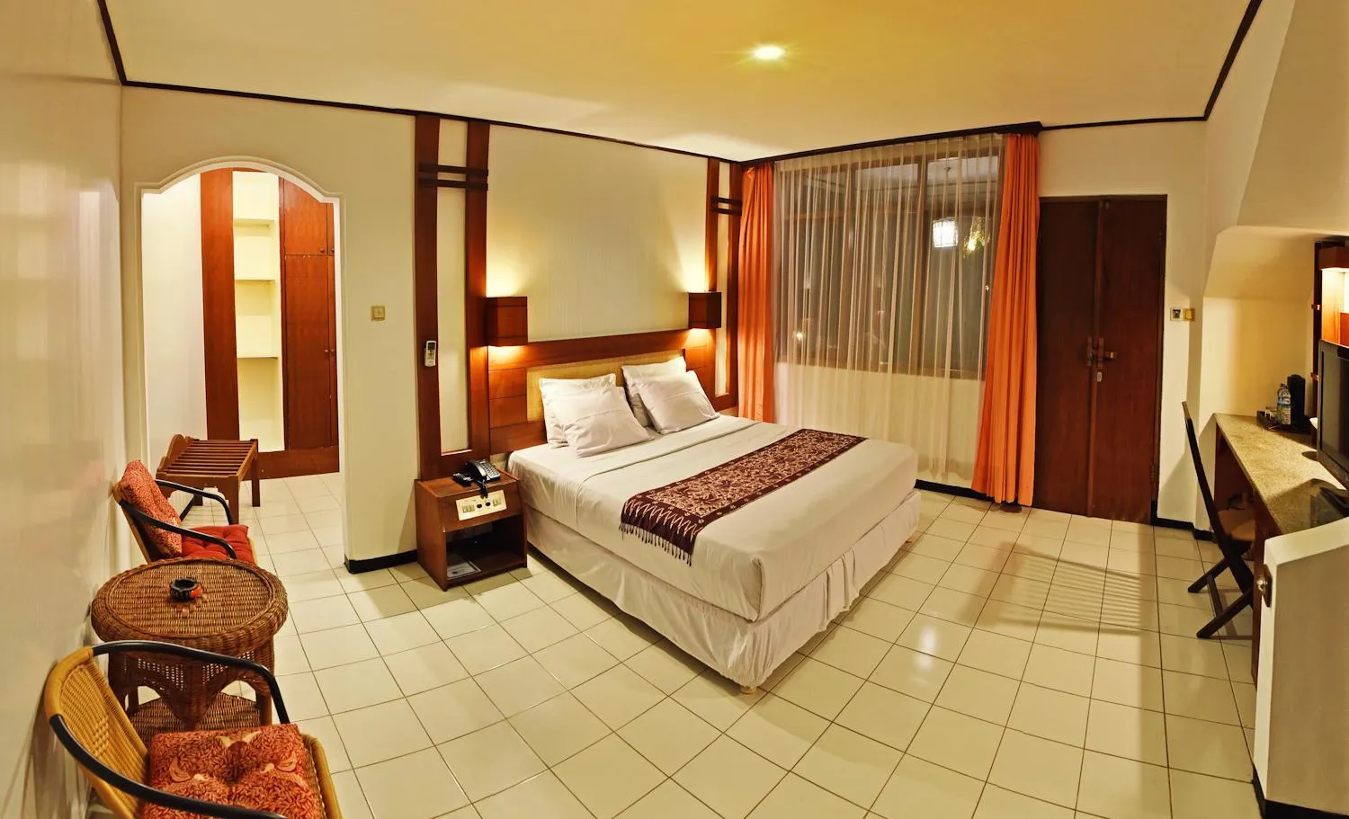 Deluxe Double or Twin Room in Puri Naga Beachfront Cottages