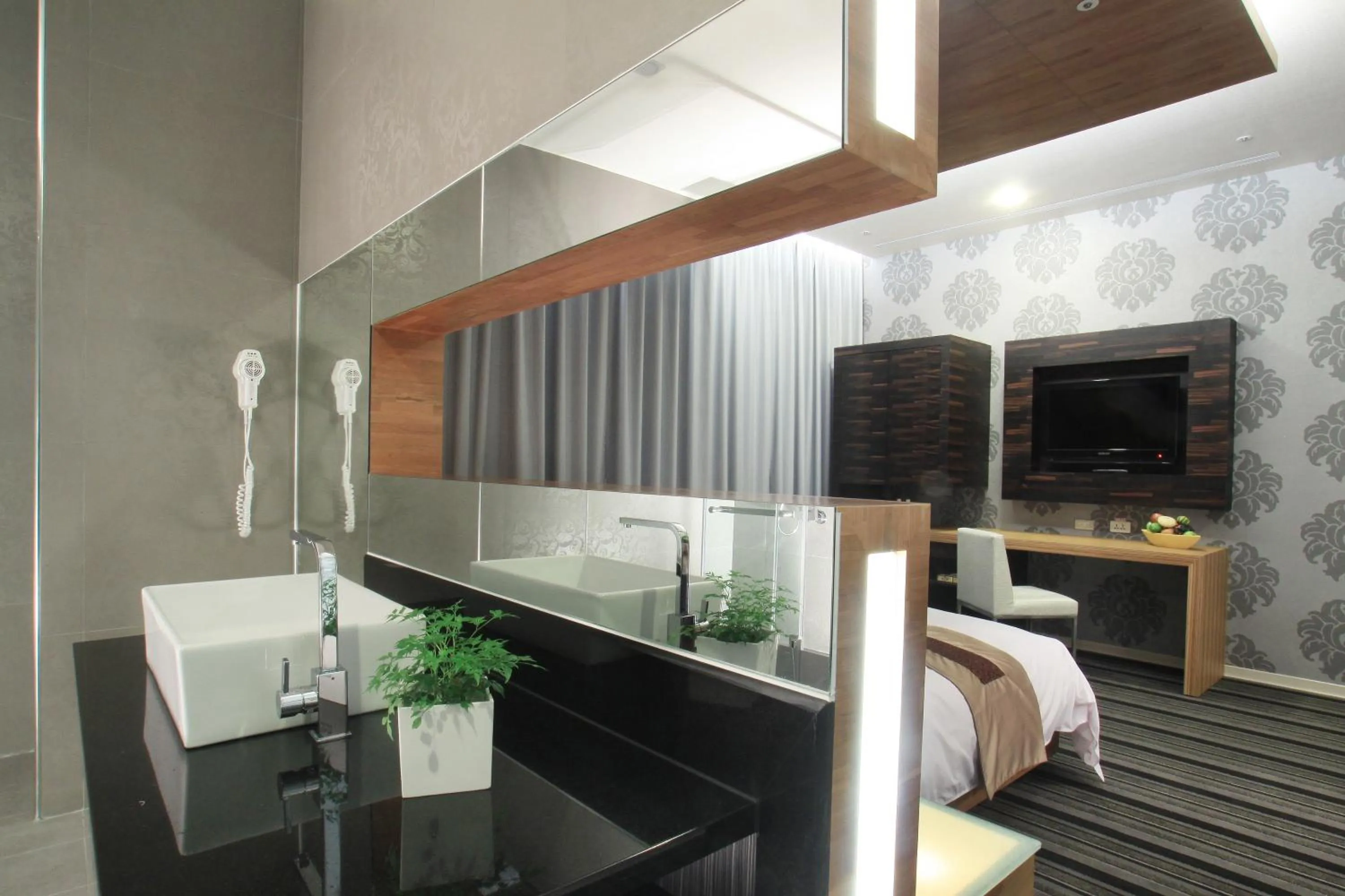 Deluxe Double Room without Window in Yoai Hotel