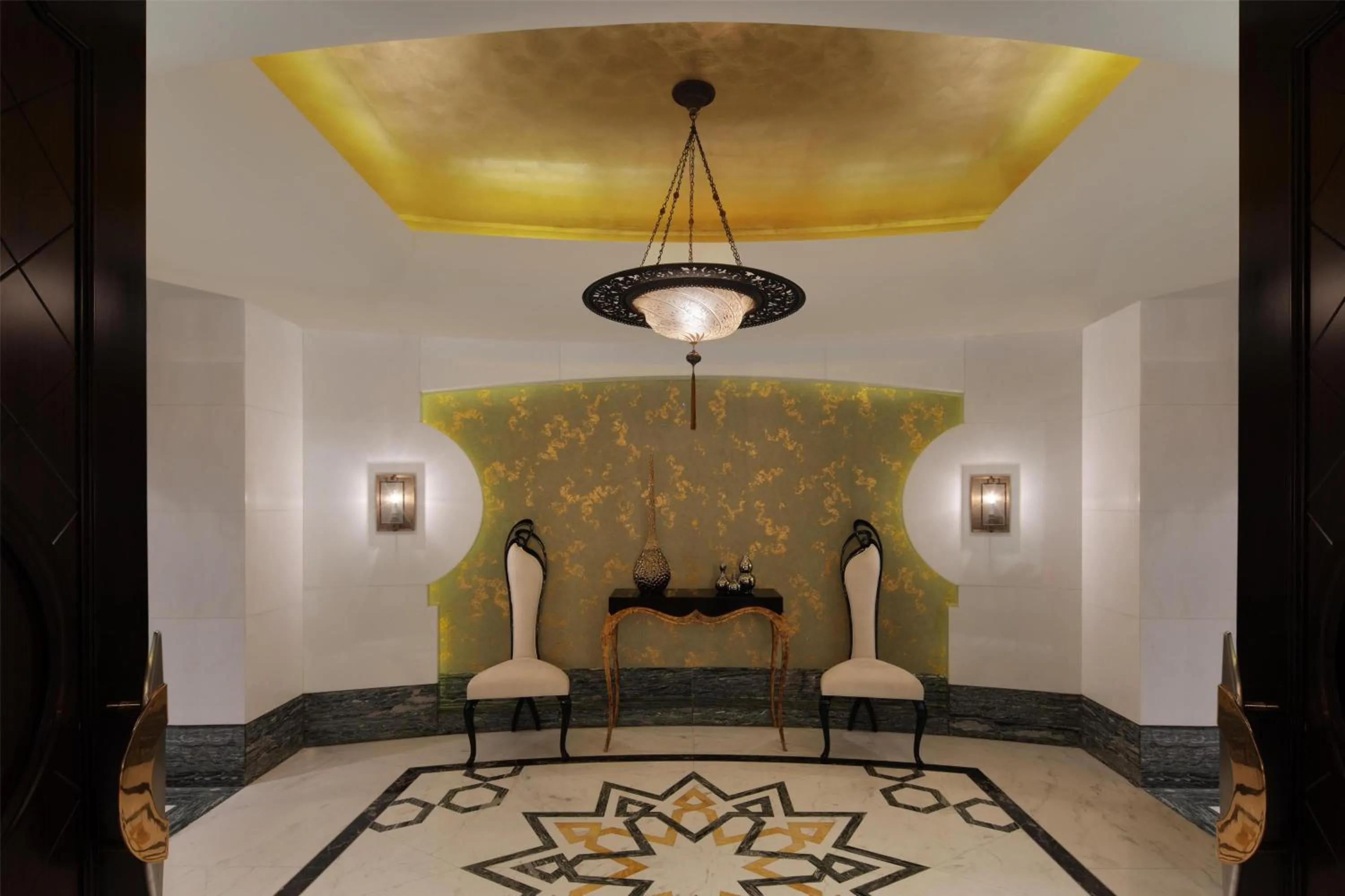 Royal Suite - Lounge access in Conrad Dubai