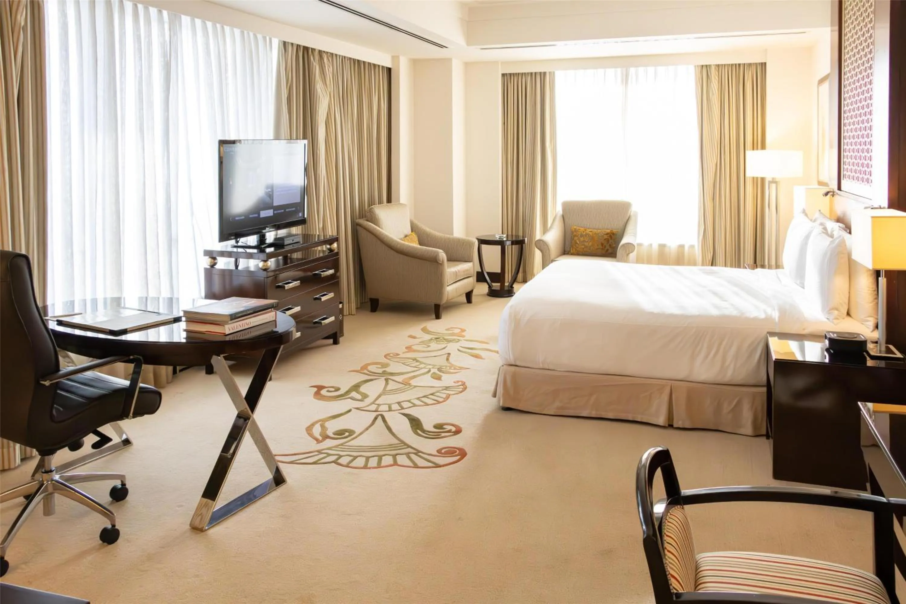 Deluxe King Suite - Lounge Access in Conrad Dubai