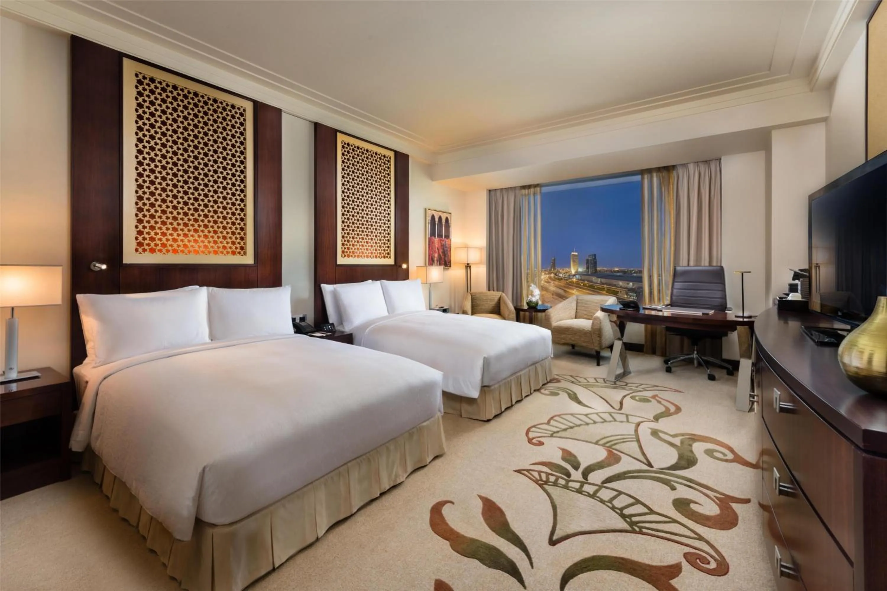 Deluxe Double Room with two Double Beds and Skyline View in Conrad Dubai