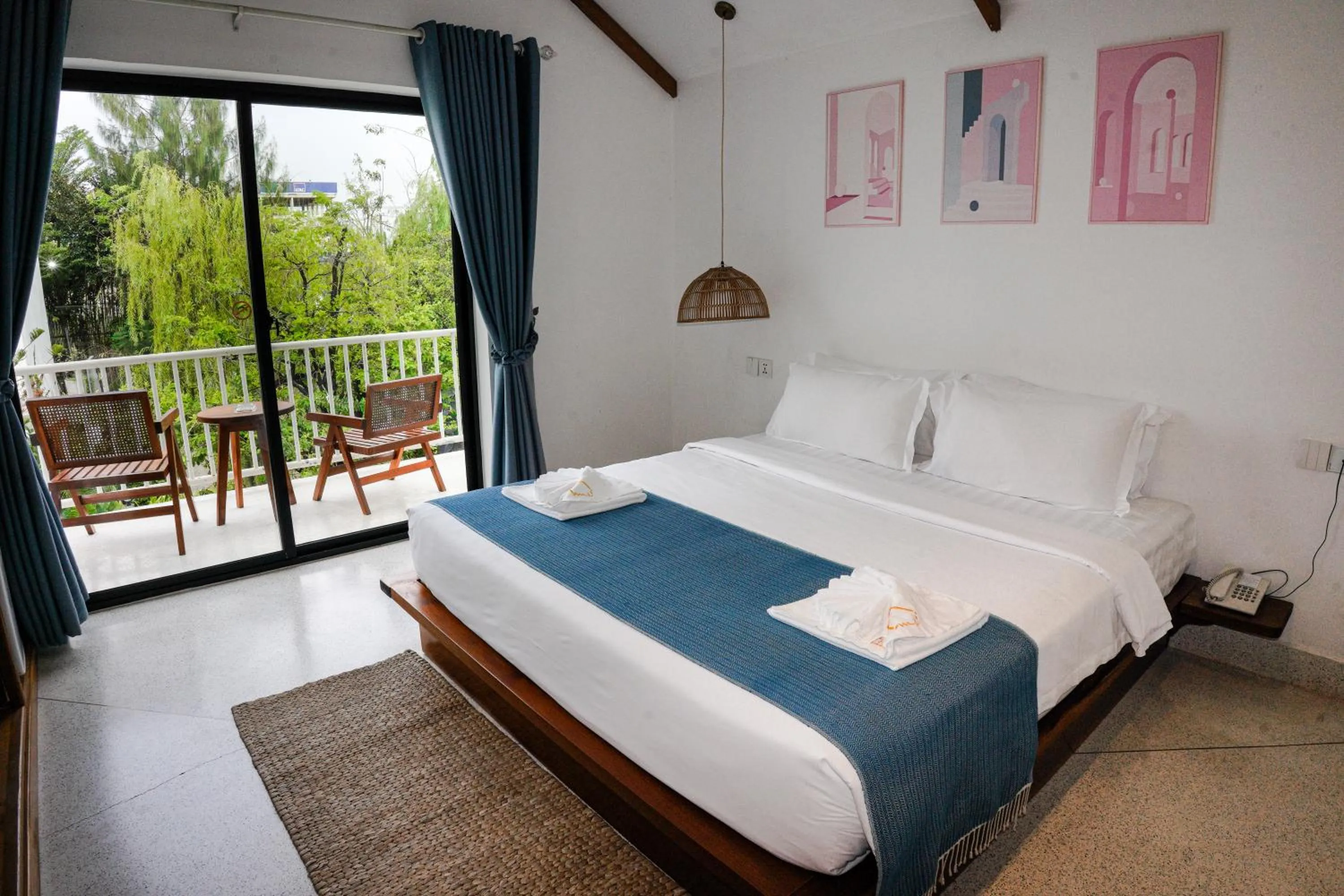 King Suite with Garden View - Free Town Pickup  in Montagne Residence