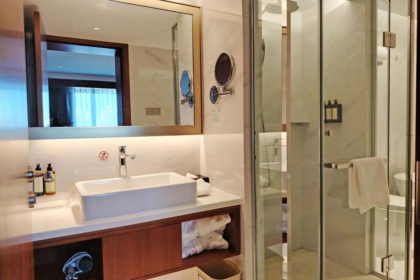 Deluxe Double Room in V-Continent Beijing Parkview Wuzhou Hotel