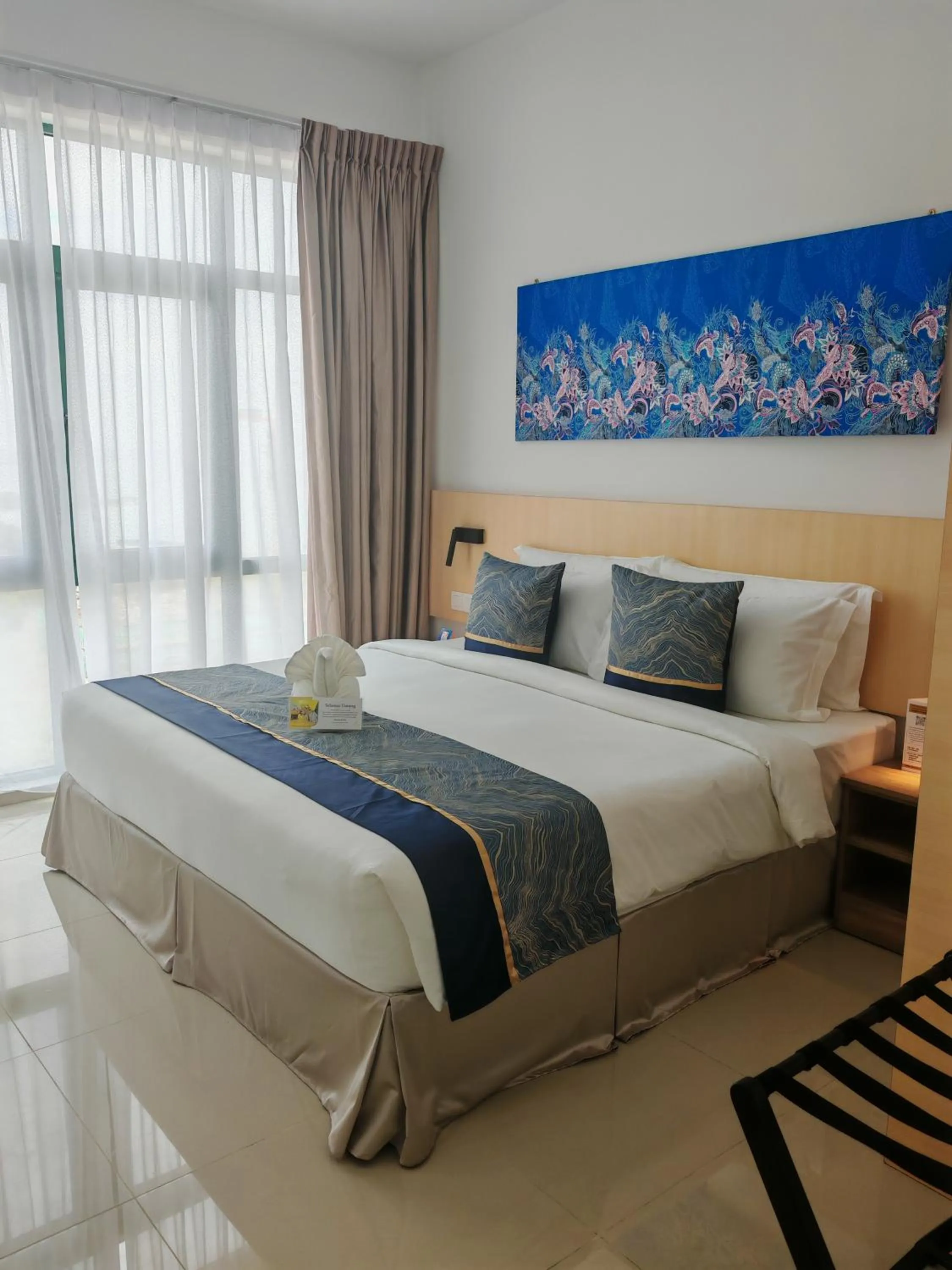 Deluxe King Room in Swan Garden Resort Hotel