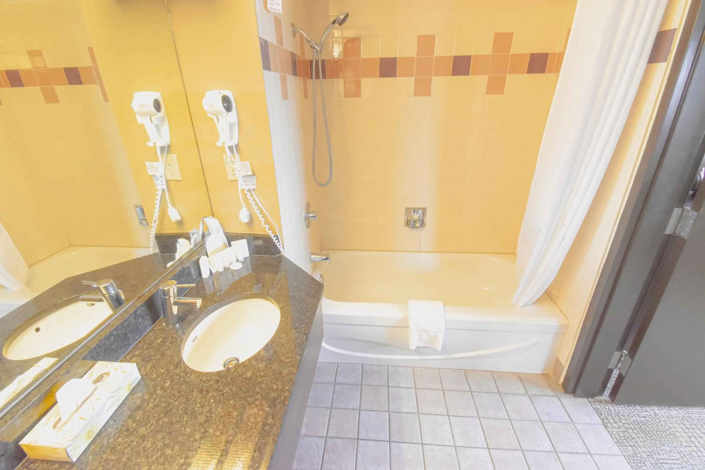 King Room in Canad Inns Destination Centre Polo Park