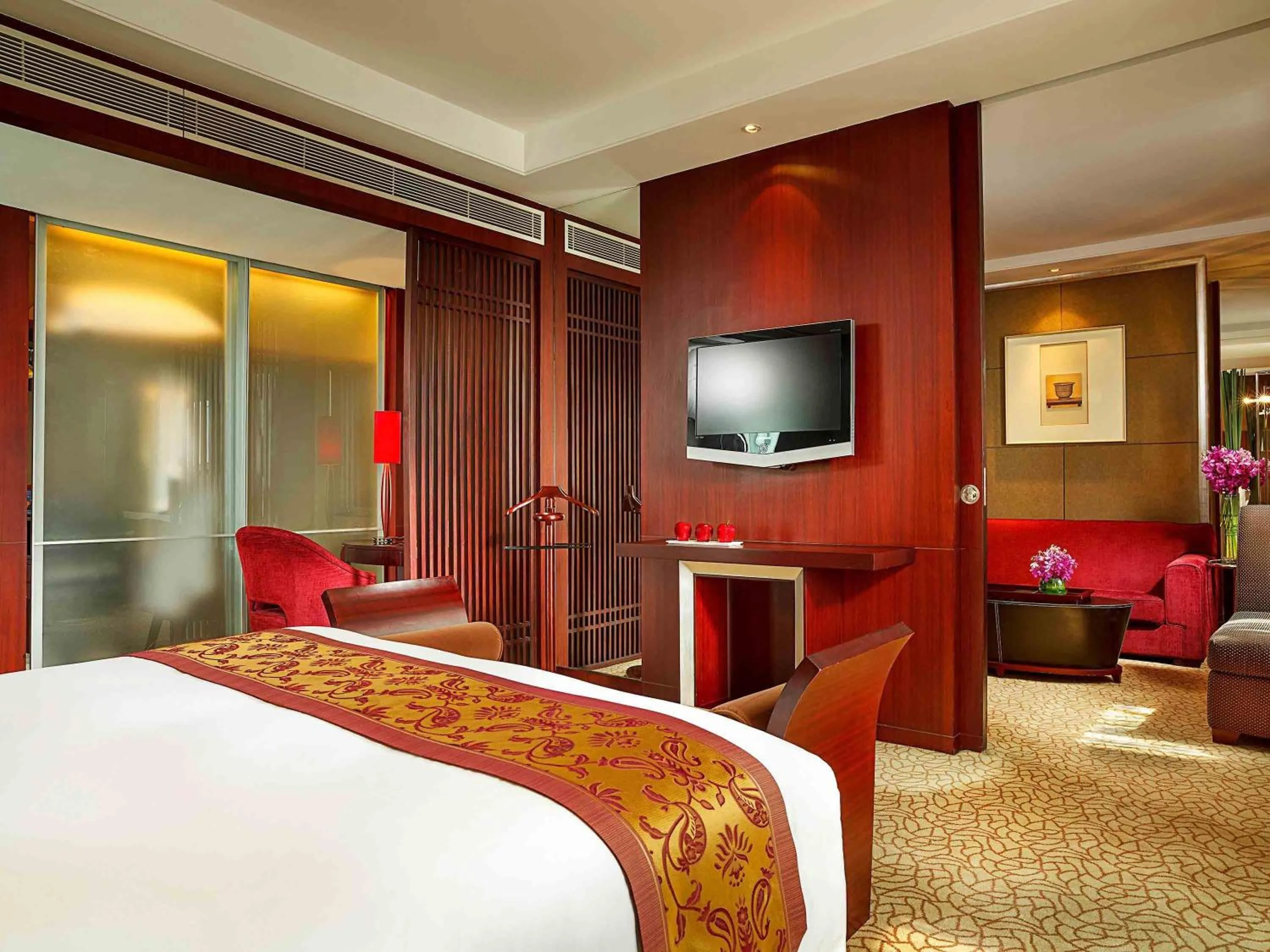 Prestige King Suite with Club Access and City View in Sofitel Nanjing Galaxy