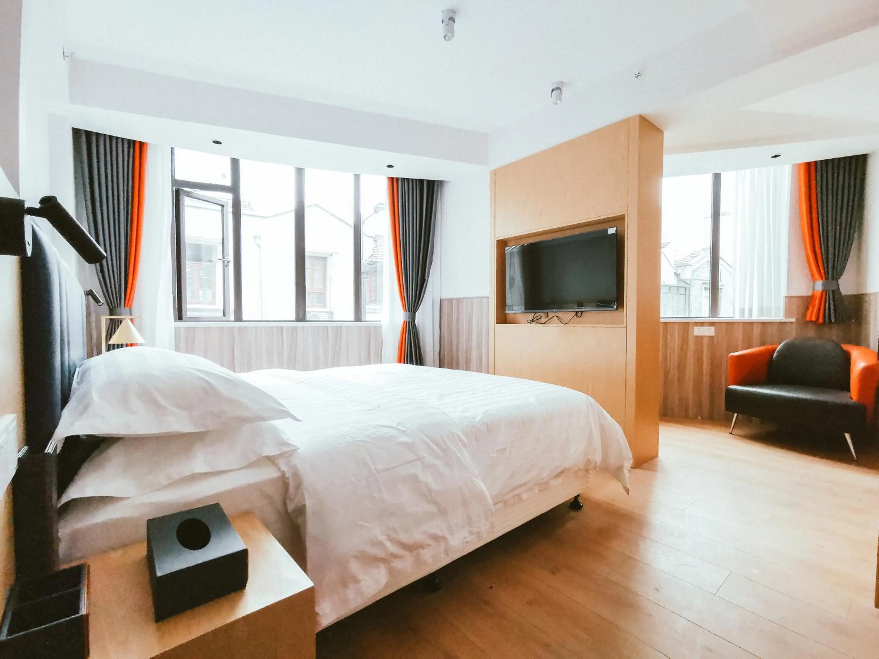 Executive Suite in Shanghai Fish Inn People Square