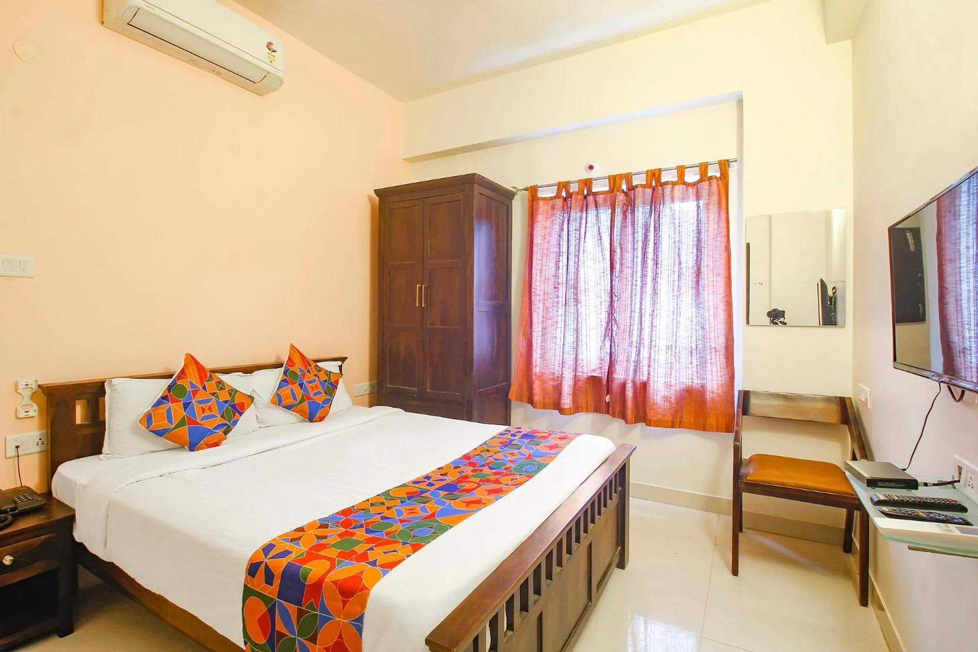 Suite - single occupancy in FabHotel Corner Courtyard - Nr Botanical Garden, Kondapur