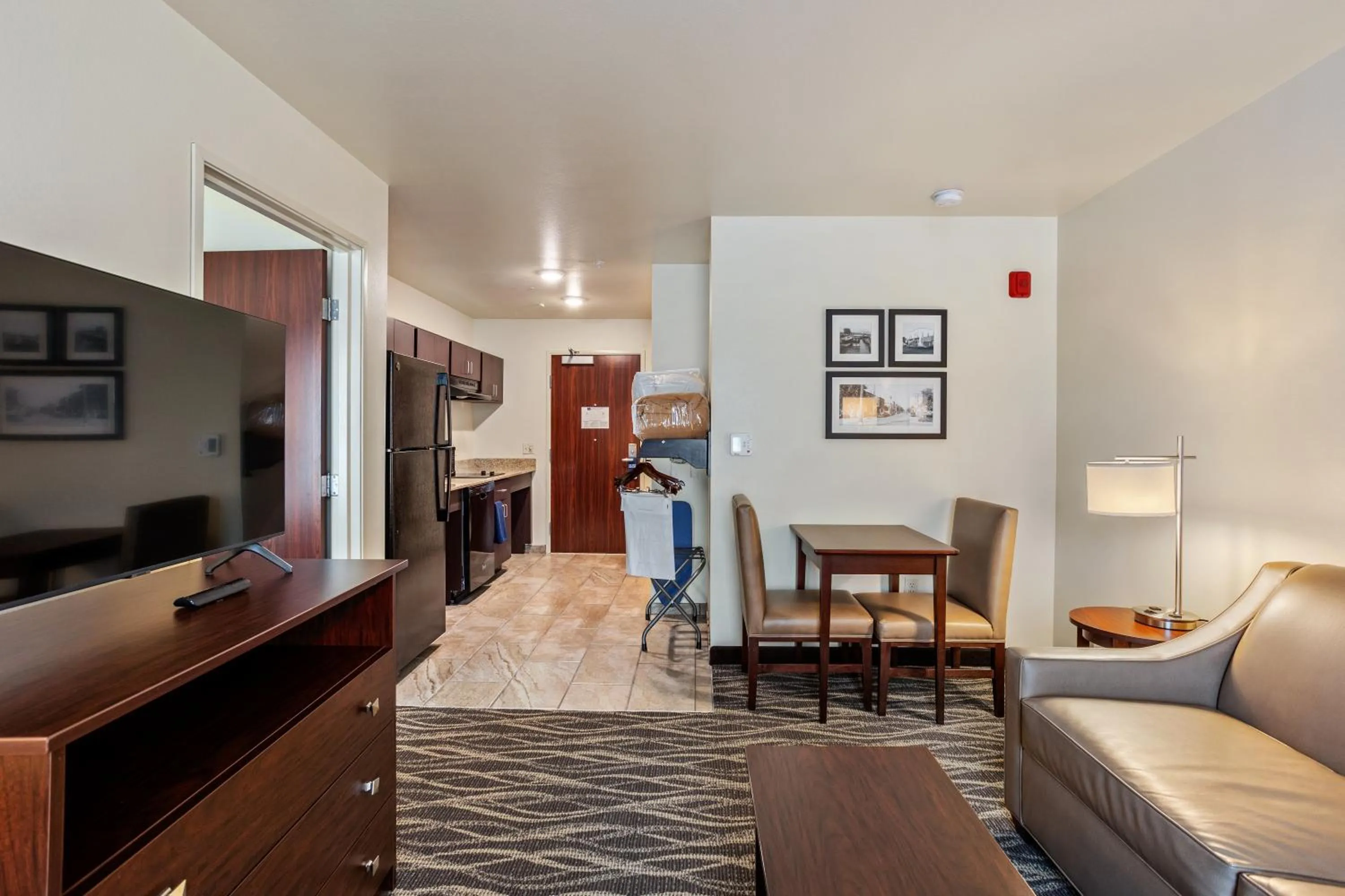 Family Room - Disability Access in Cobblestone Hotel & Suites - Little Chute