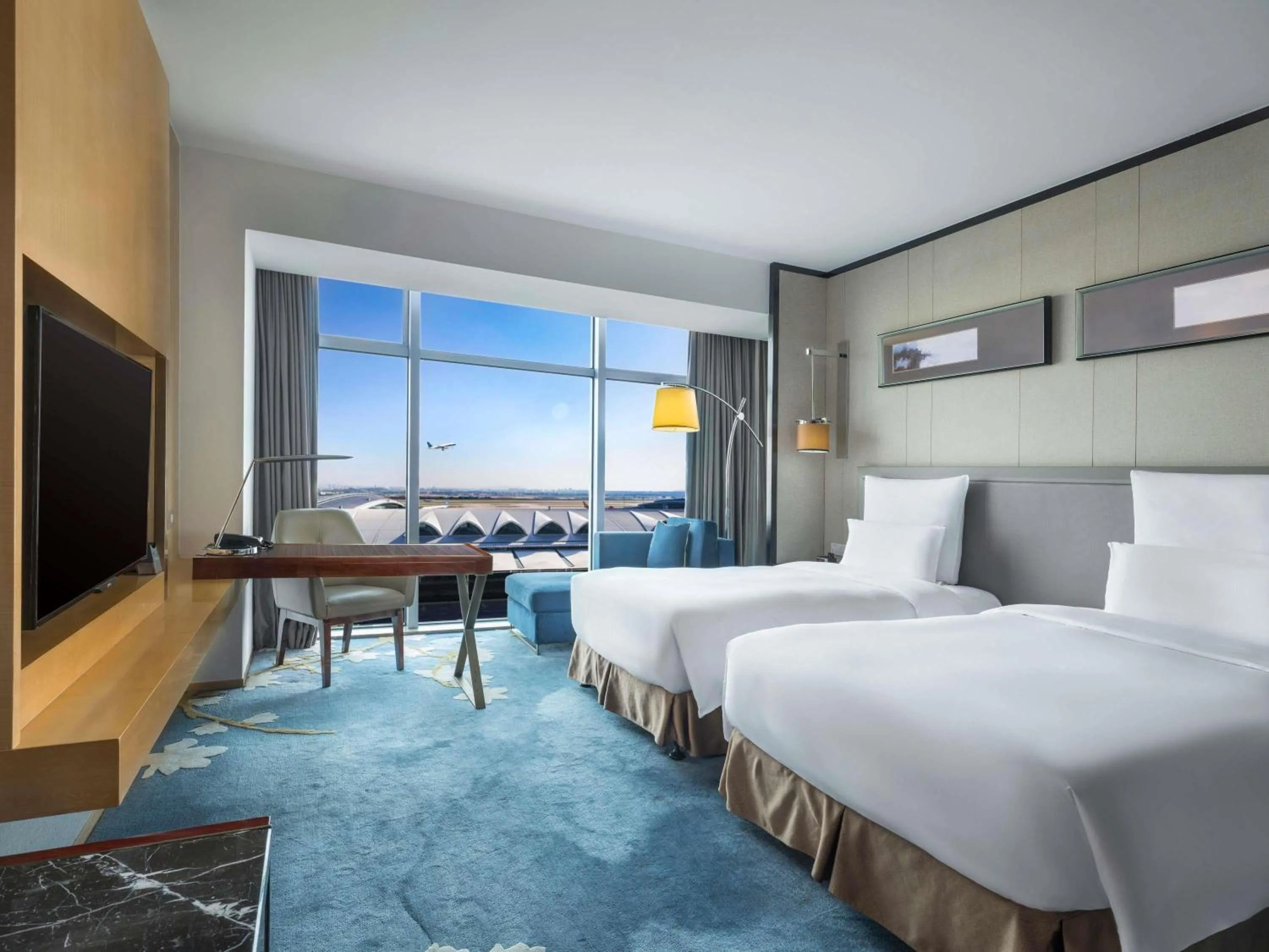 Executive Twin Room with View and Lounge Access in Pullman Guangzhou Baiyun Airport