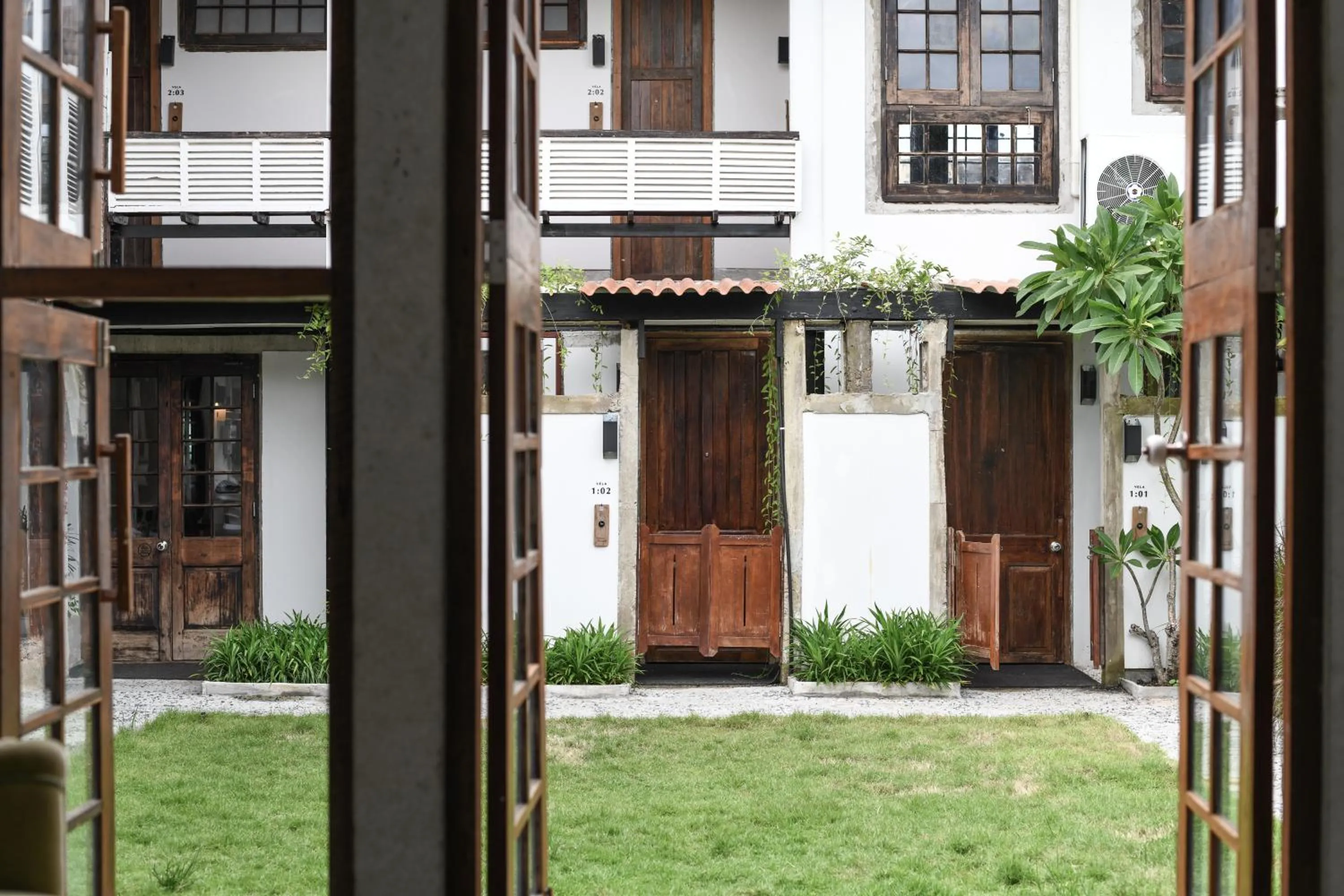 Deluxe Twin Room in Velawarin Hotel