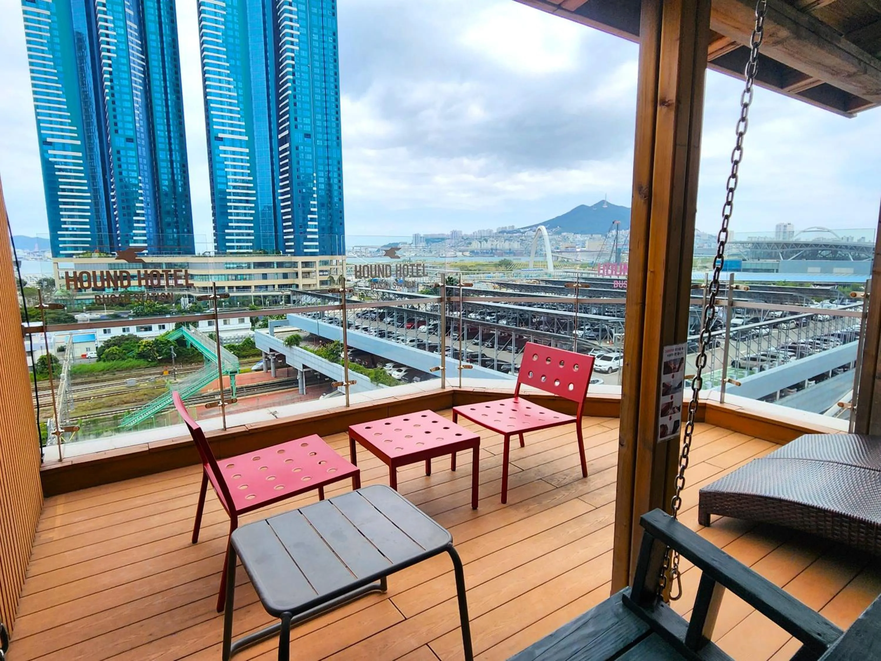 Deluxe Double Room with Balcony with Free access to Rooftop pool in Hound Hotel Busan Station