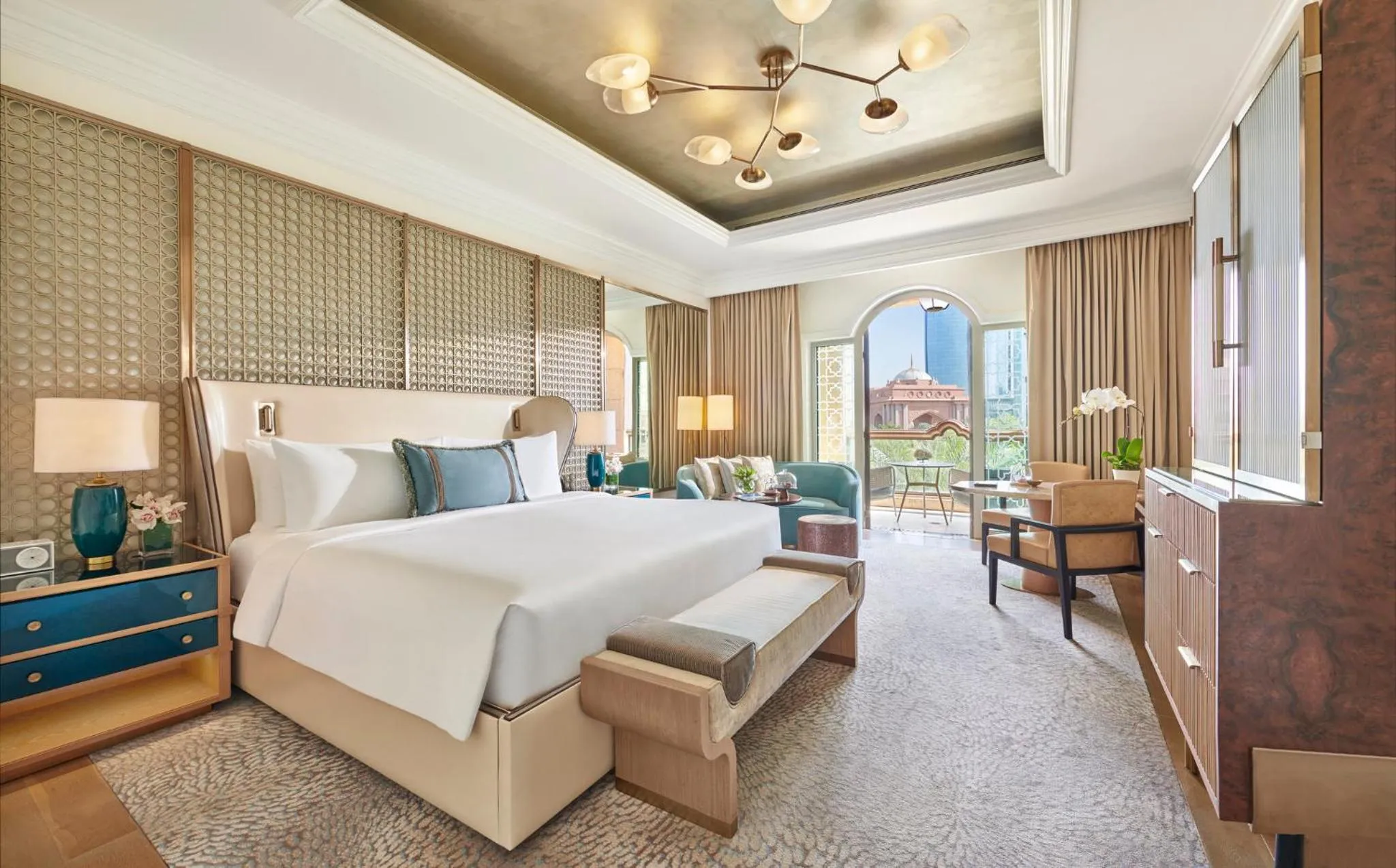Deluxe City View King Room, Balcony in Emirates Palace Mandarin Oriental, Abu Dhabi