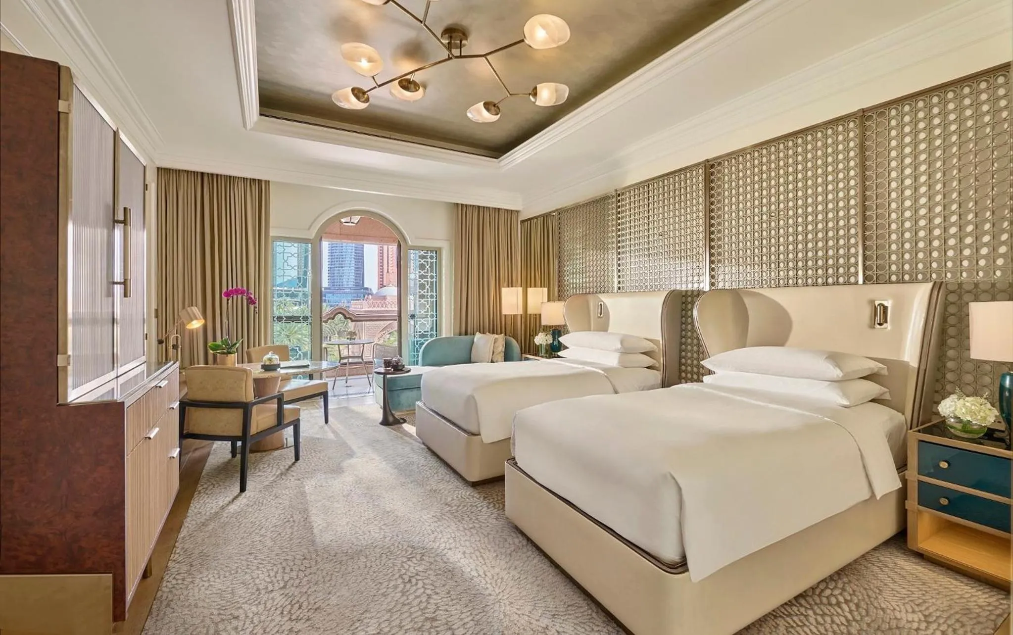 Deluxe City View Twin Room, Balcony in Emirates Palace Mandarin Oriental, Abu Dhabi