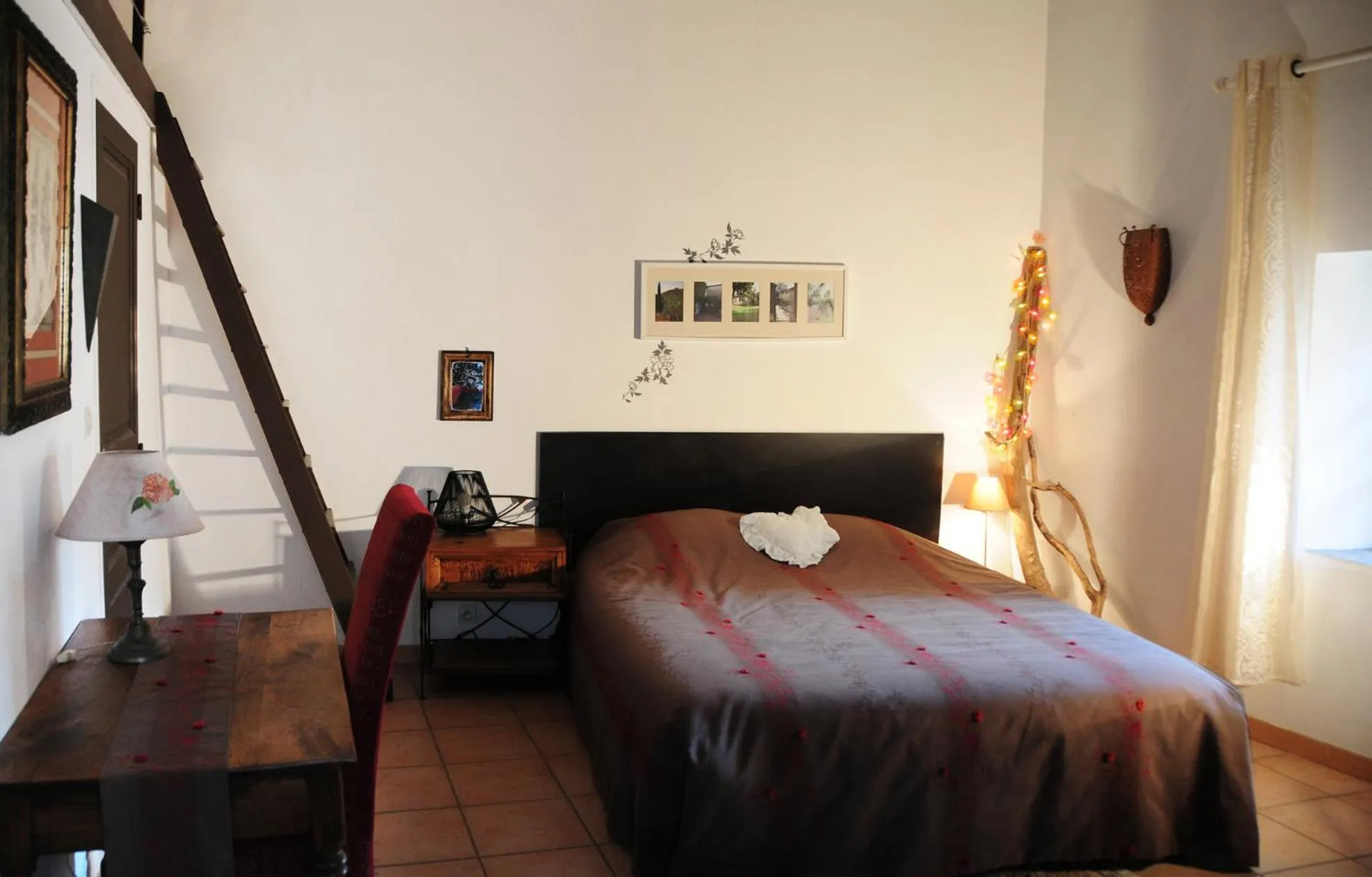 Double Room with Private Bathroom in Orangerie de Cardet - Maison d'hôtes - B&B