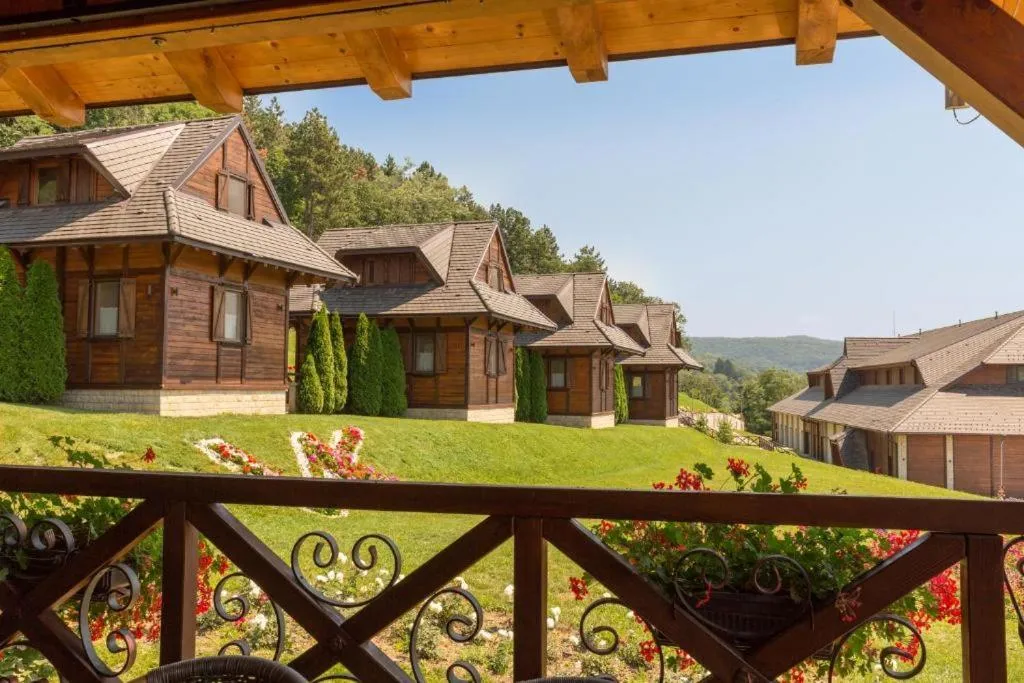 Bungalow in Etno Naselje Vrdnička kula