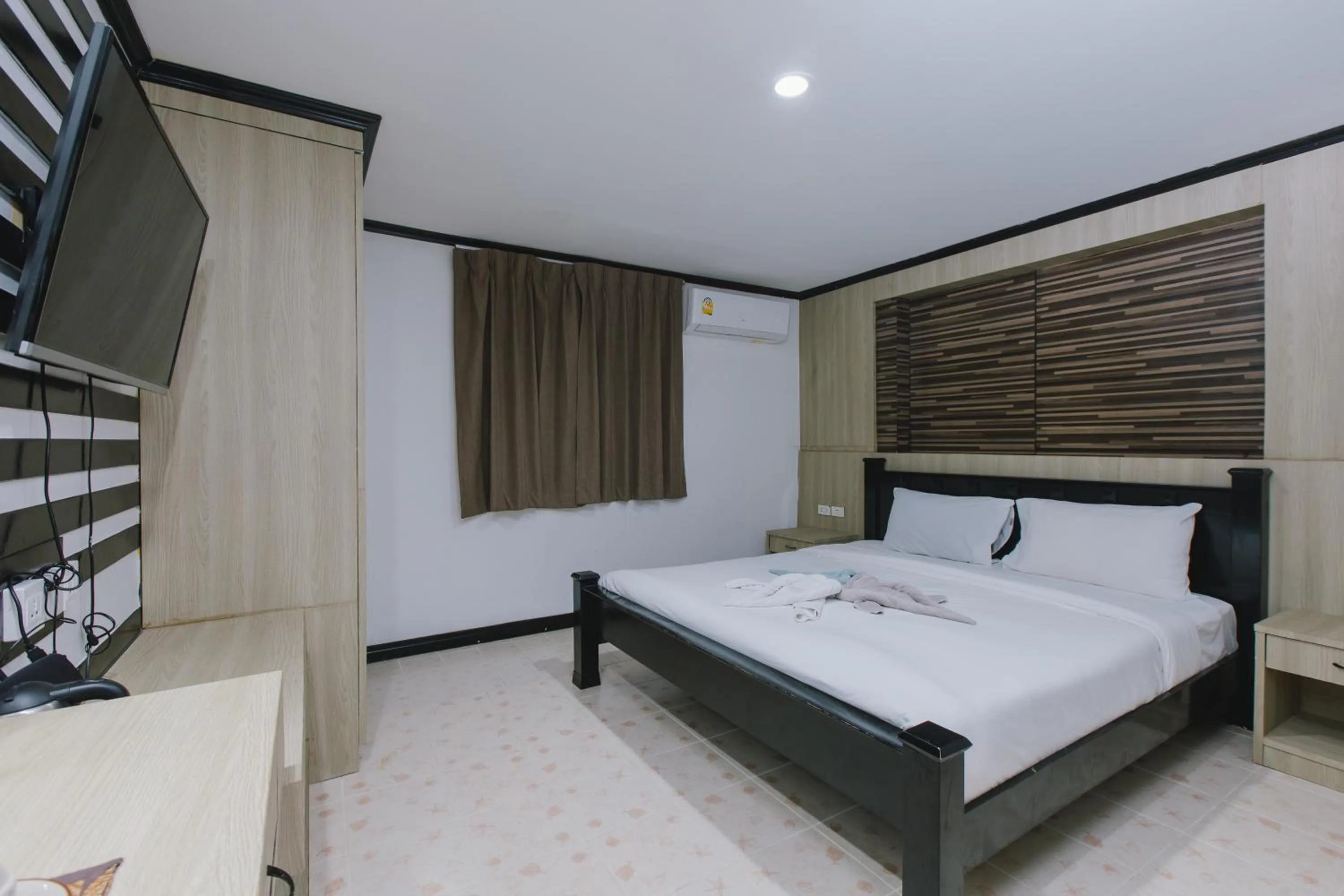 Standard Double Room in Royal Beach Residence, Patong Beach
