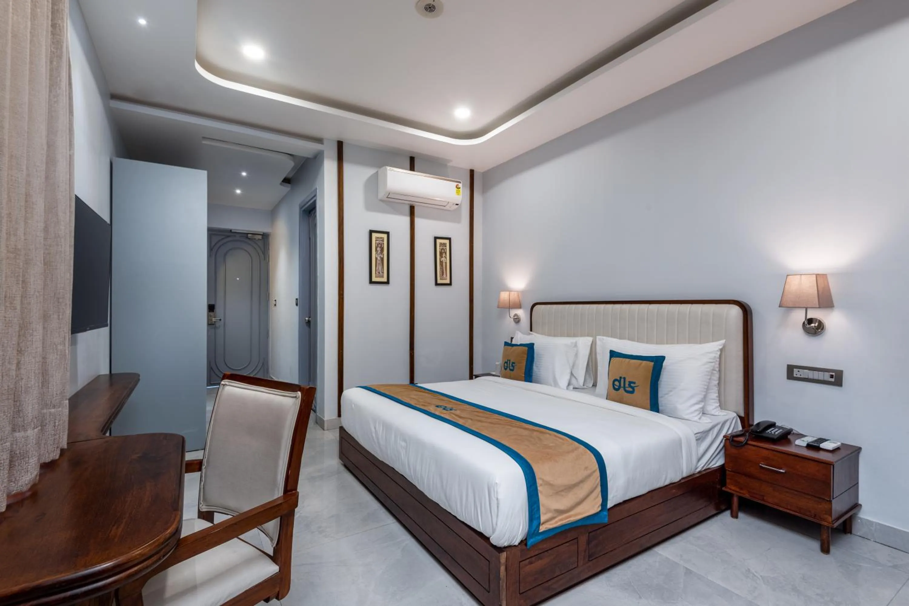 Suite with Balcony in Spring Valley Resorts by DLS Hotels