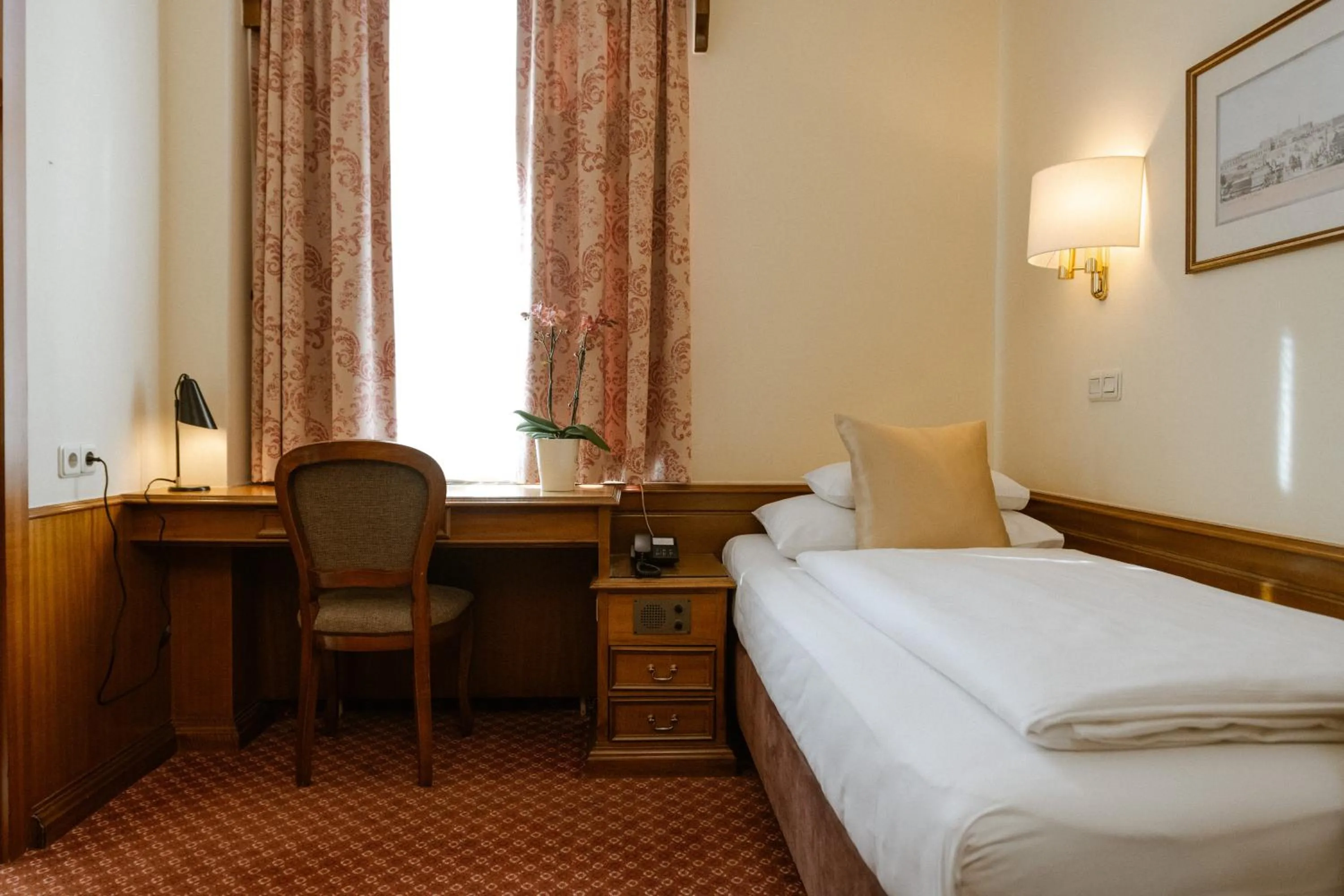 Standard Single Room in Hotel City Central