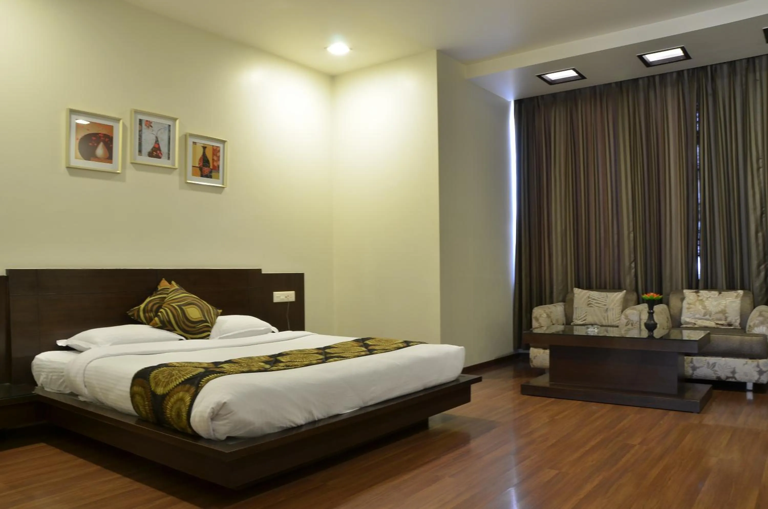 Deluxe Double Room in Best Western Swing High Katra