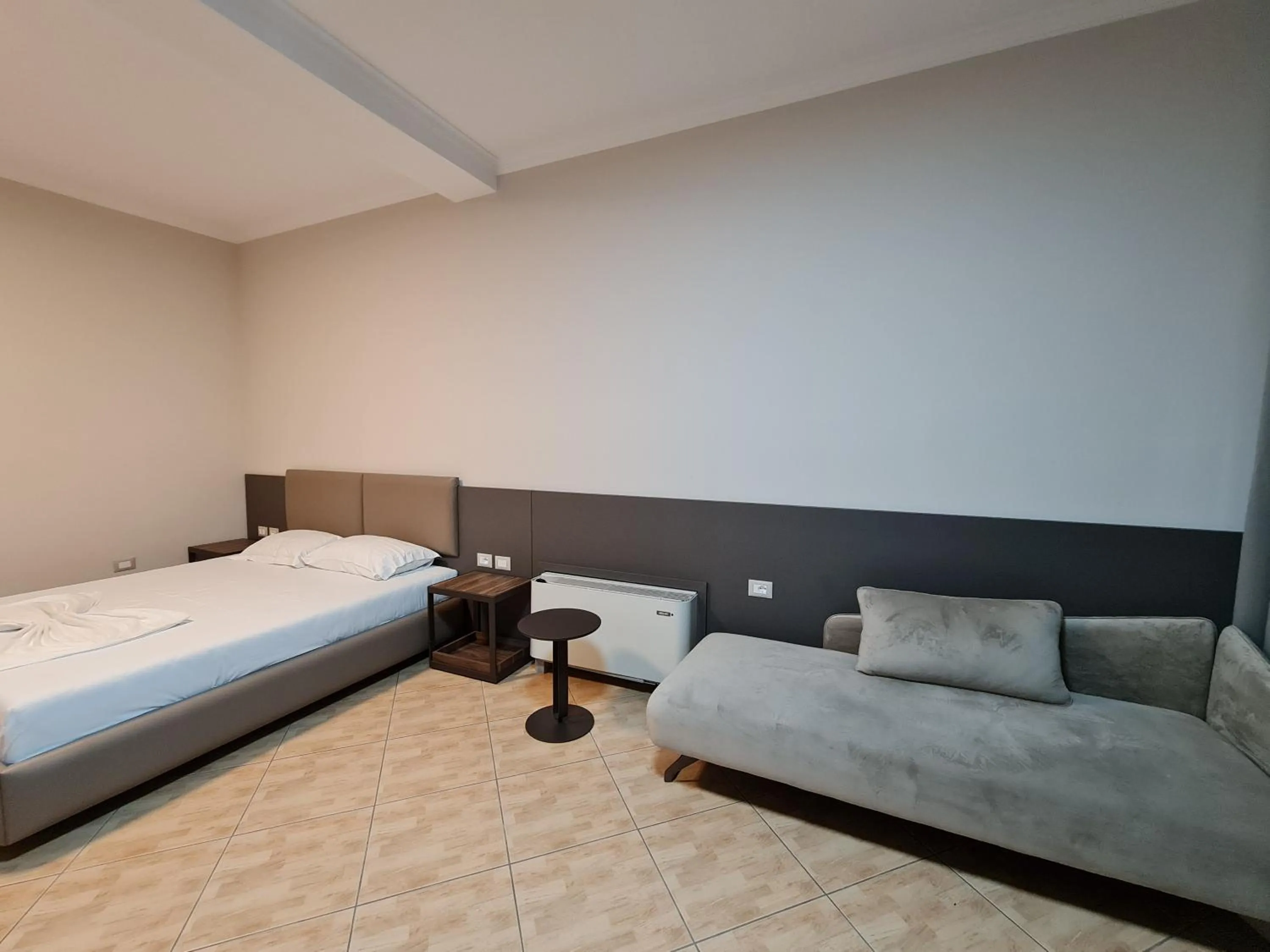 Junior Suite - single occupancy in Regina Garden Vlore