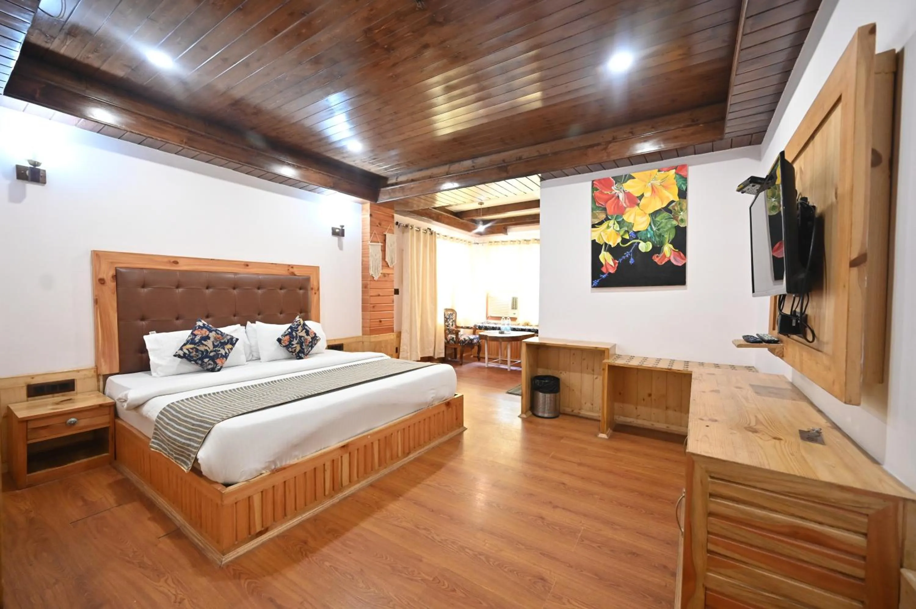 Deluxe Double or Twin Room with Balcony in The Hillside