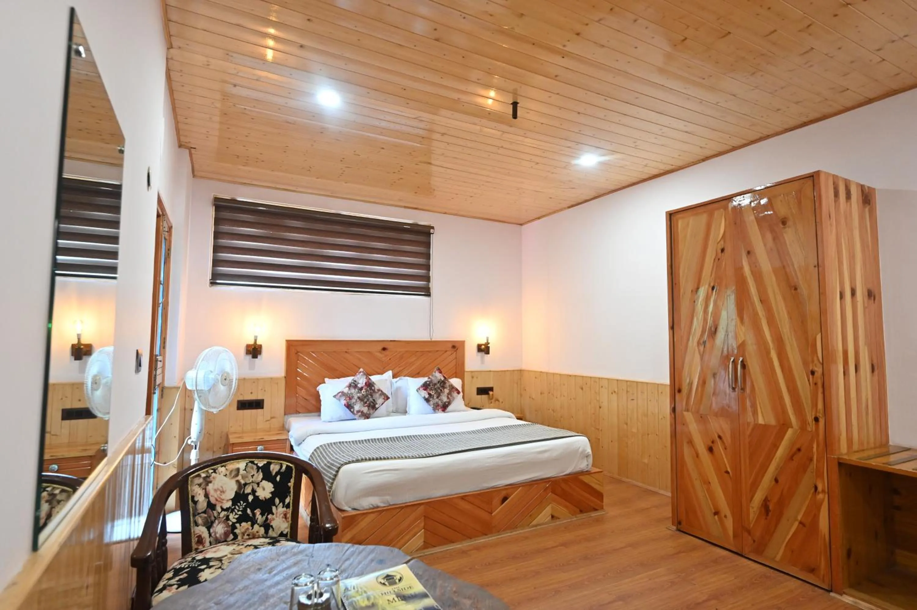 Deluxe Double Room with Balcony in The Hillside