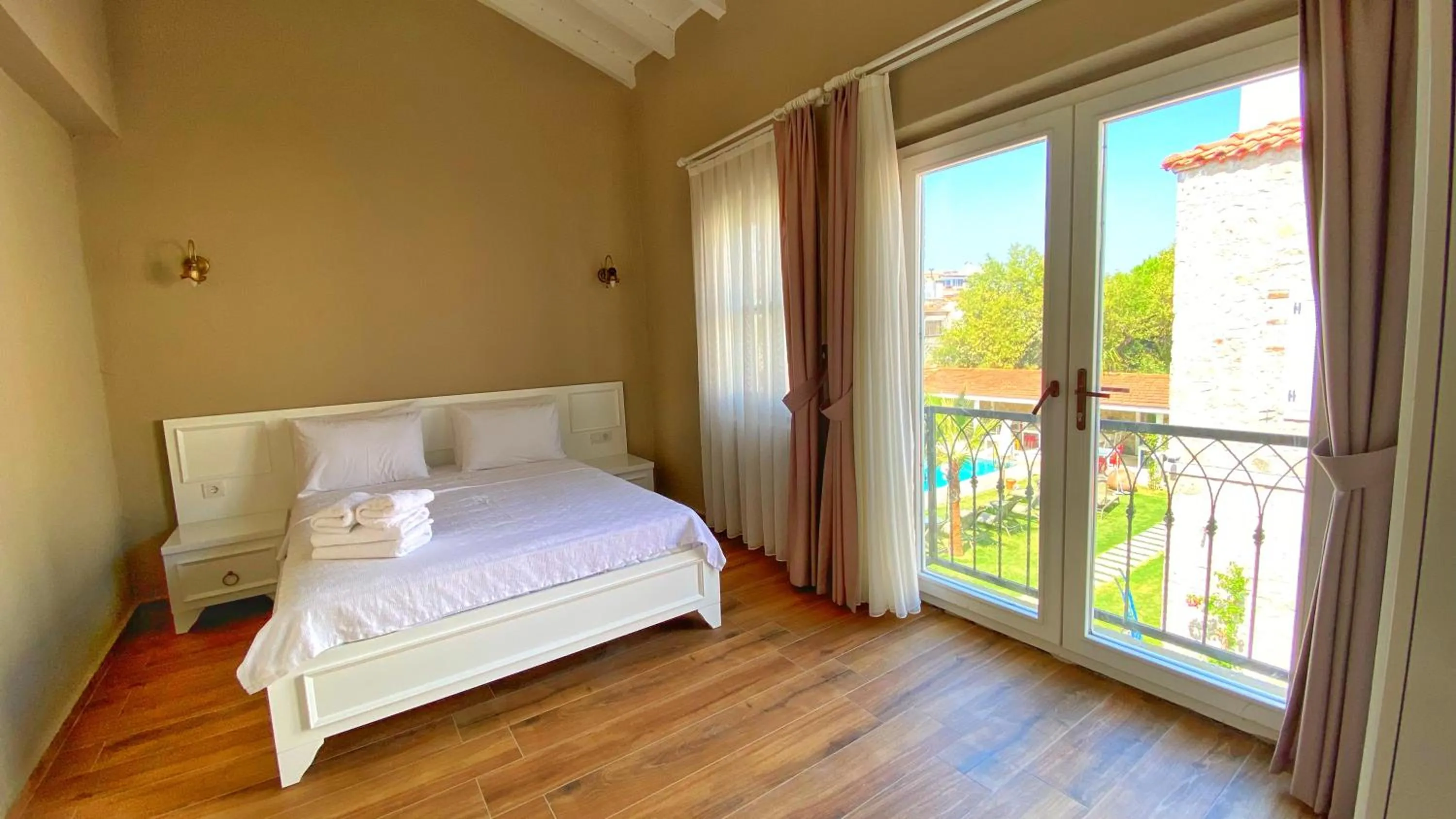 Superior Room with Pool View in Jardin d'Azur Alaçatı
