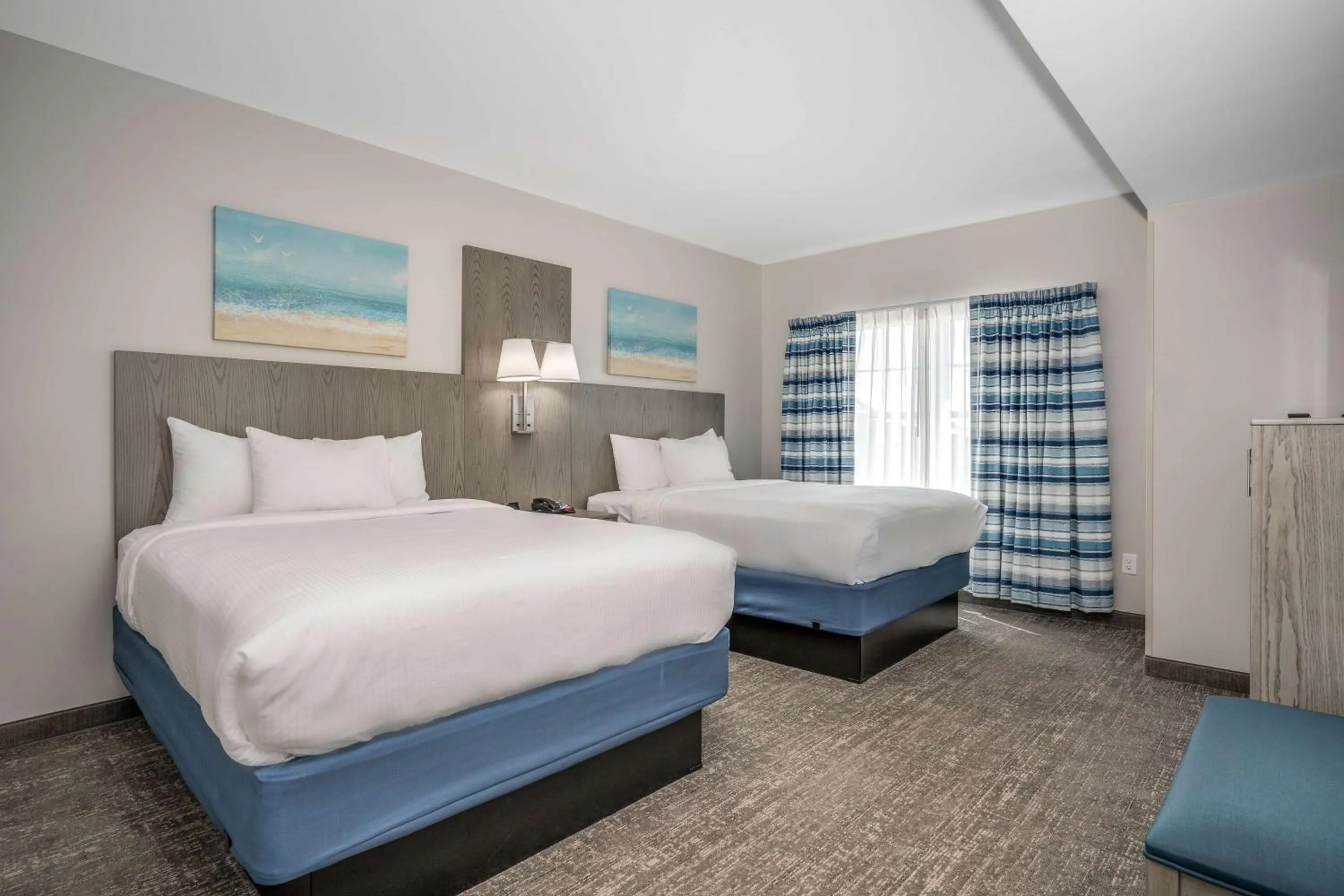Queen Suite with Two Queen Beds in Lighthouse Suites - Best Western Signature Collection