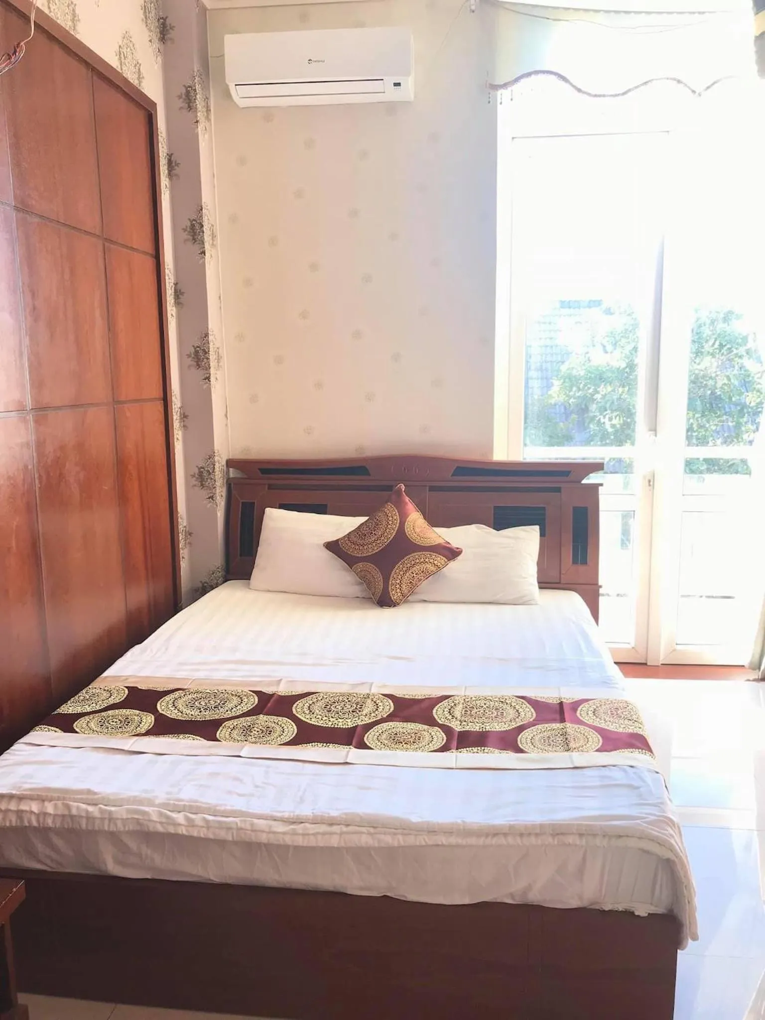 Large Double or Twin Room in Hoàng Anh hotel