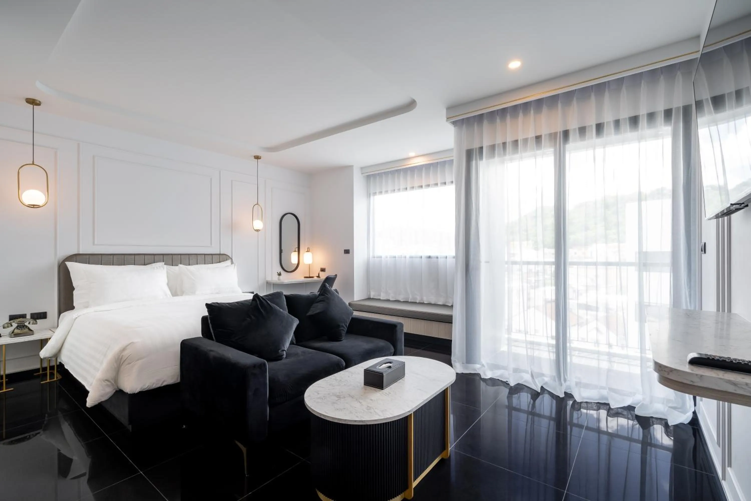Premium King Room in Ratri Hotel Phuket Old Town