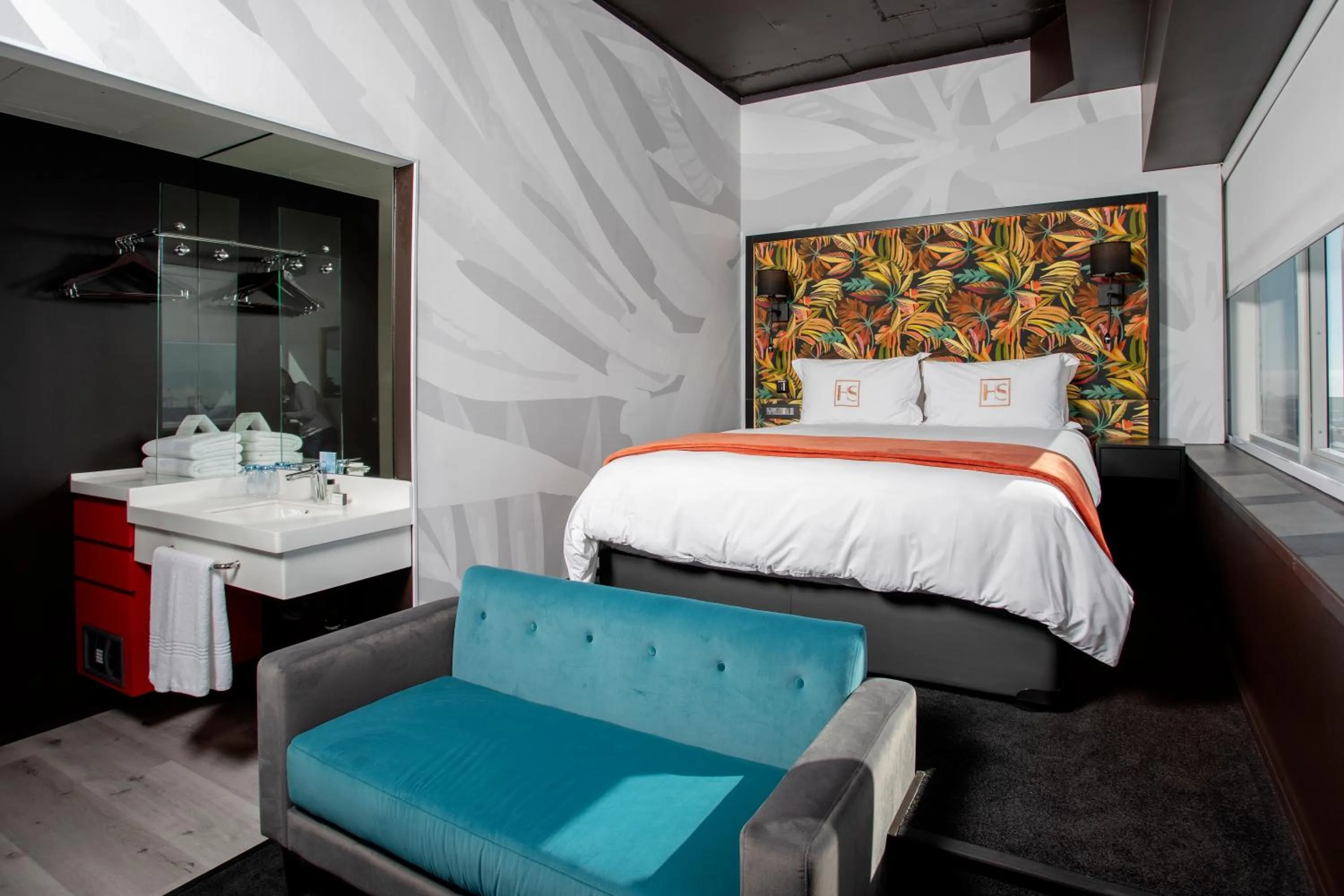 Superior Queen Room - single occupancy in Hotel Sky Cape Town