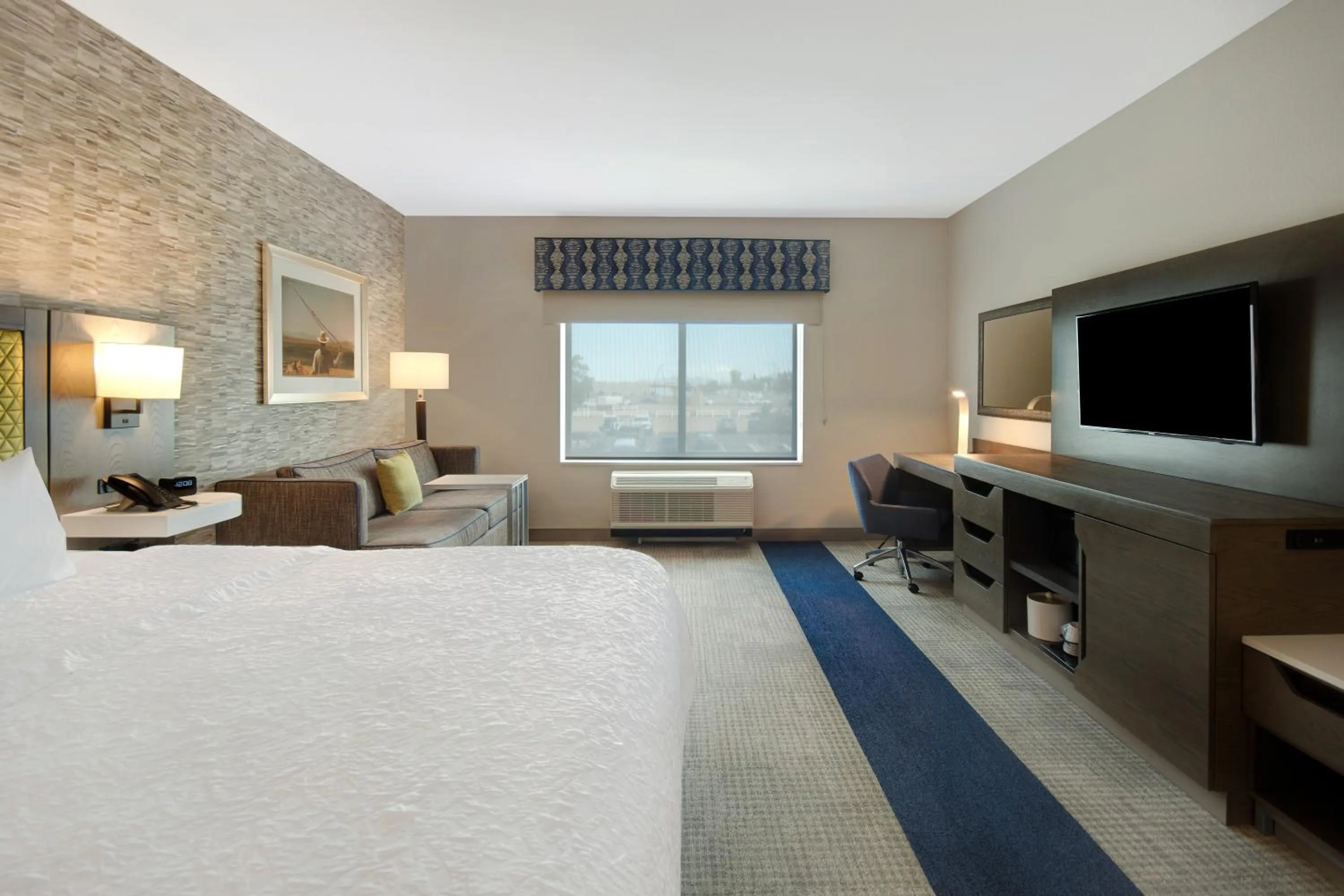 King Room with Sofa Bed - Non-Smoking in Hampton Inn Queen Creek, AZ