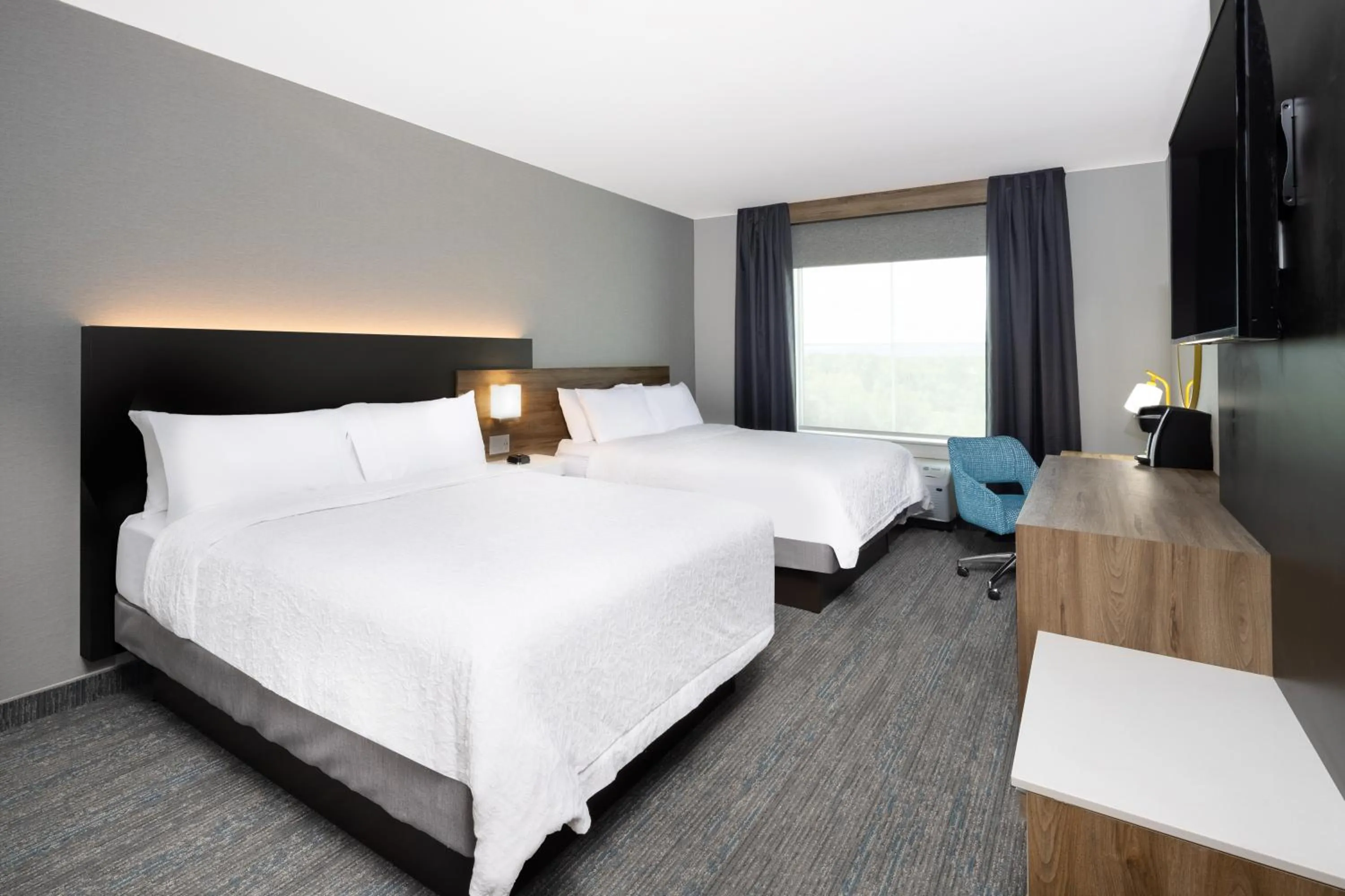 Queen Room with Two Queen Beds in Hampton Inn by Hilton Verona at Turning Stone