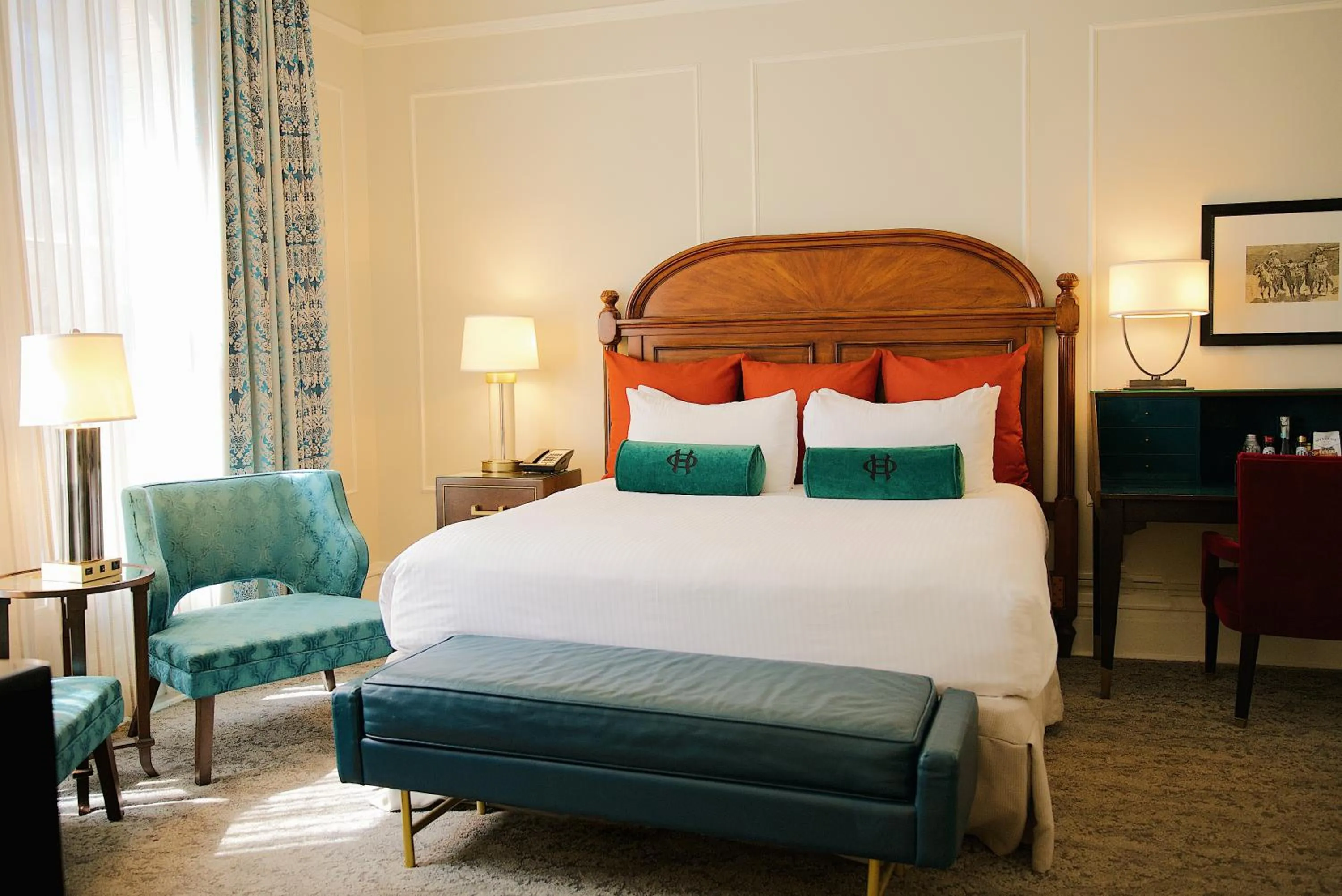 Deluxe Double Room with Bath in The Oxford Hotel