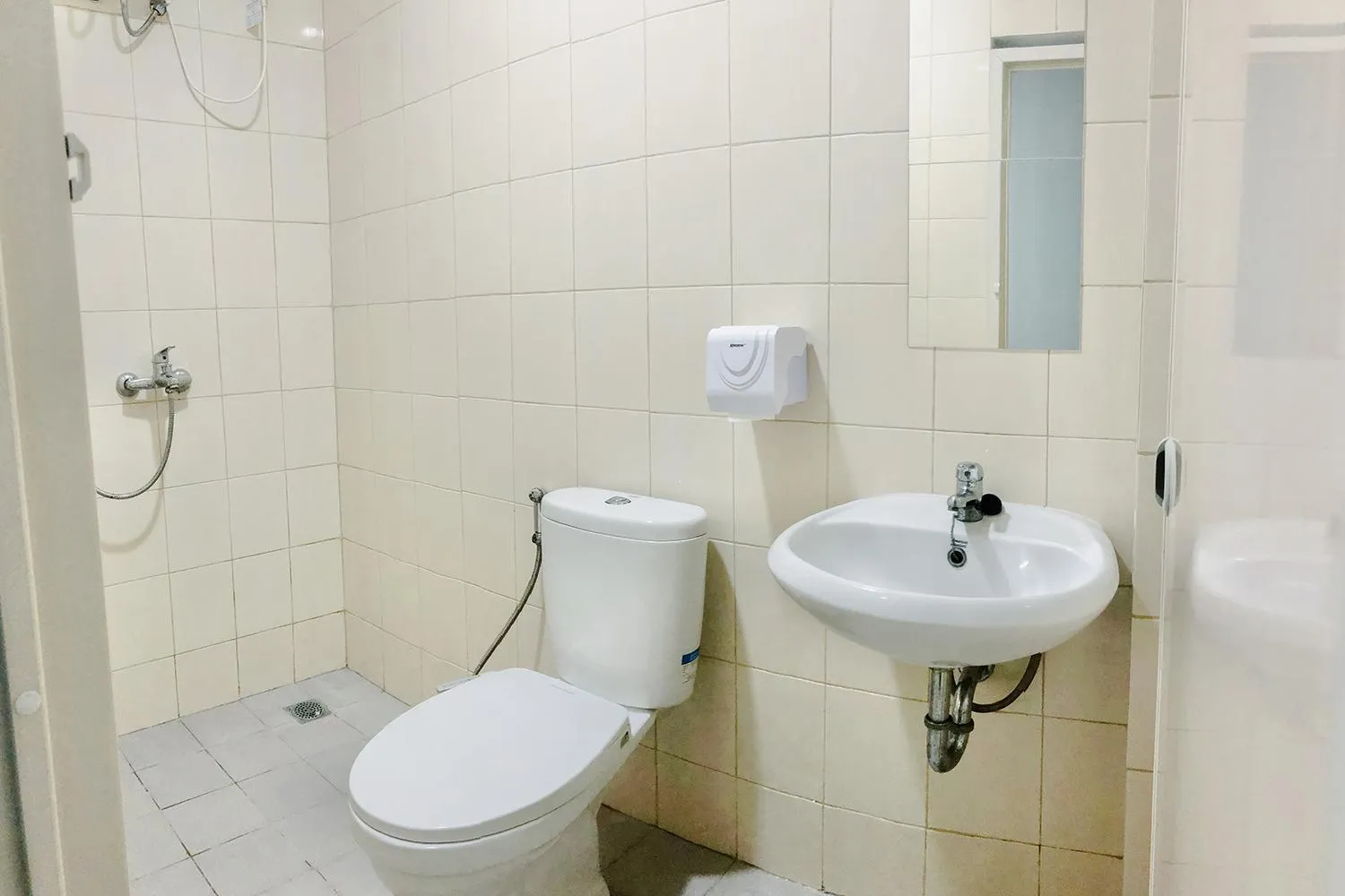 Deluxe King Room in Social Hub by TwoSpaces