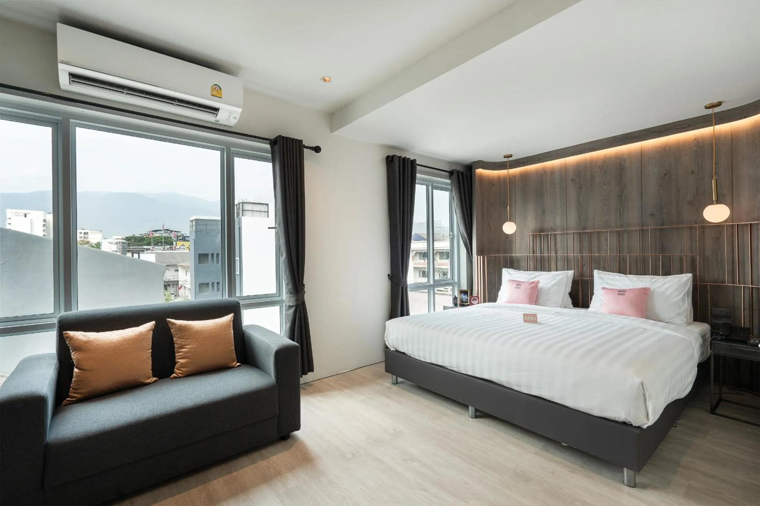 Deluxe Suite in NIMANO SUITES