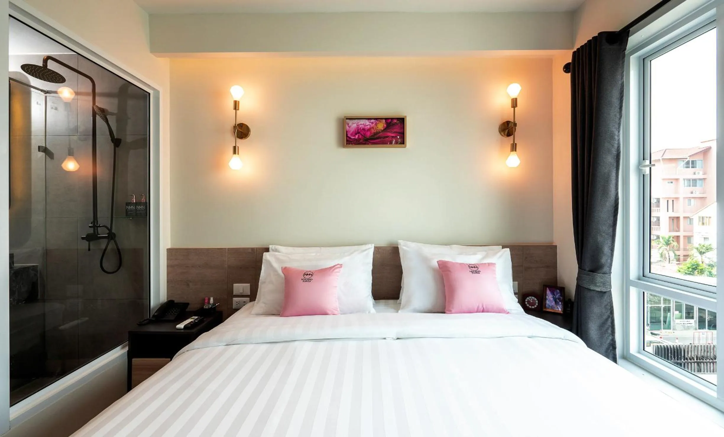 Deluxe Room in NIMANO SUITES